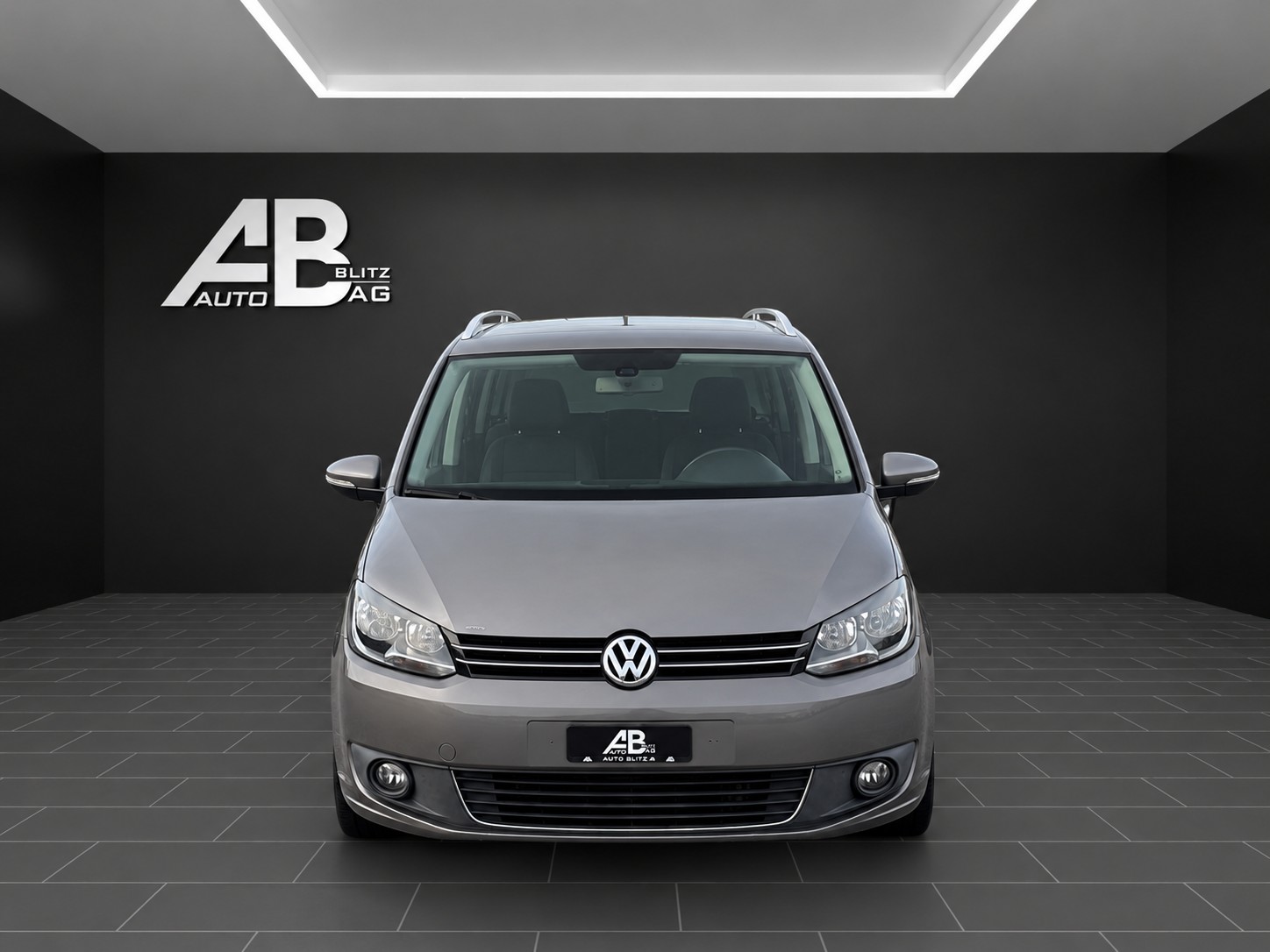 VW Touran 1.6 TDI Comfortline * 7-Plätzer *-image-0