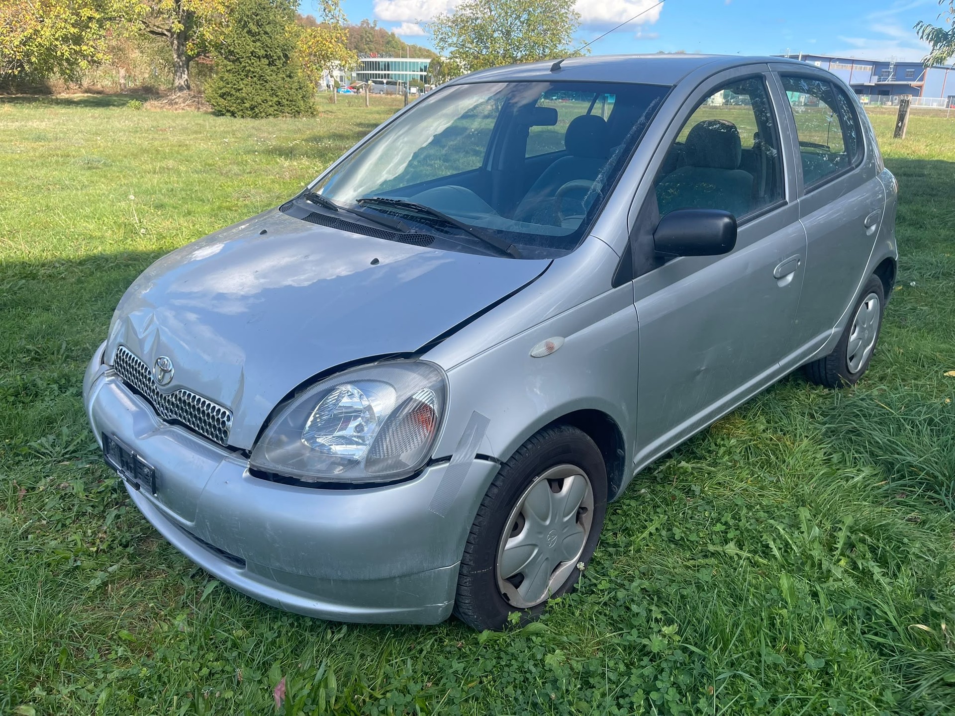 TOYOTA Yaris 1.0 Linea Terra-image-0