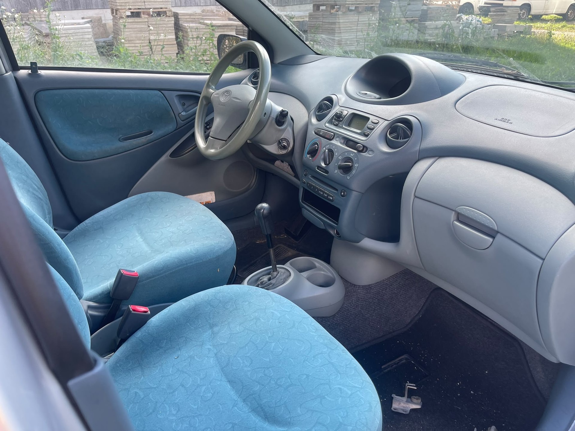 TOYOTA Yaris 1.0 Linea Terra-image-7