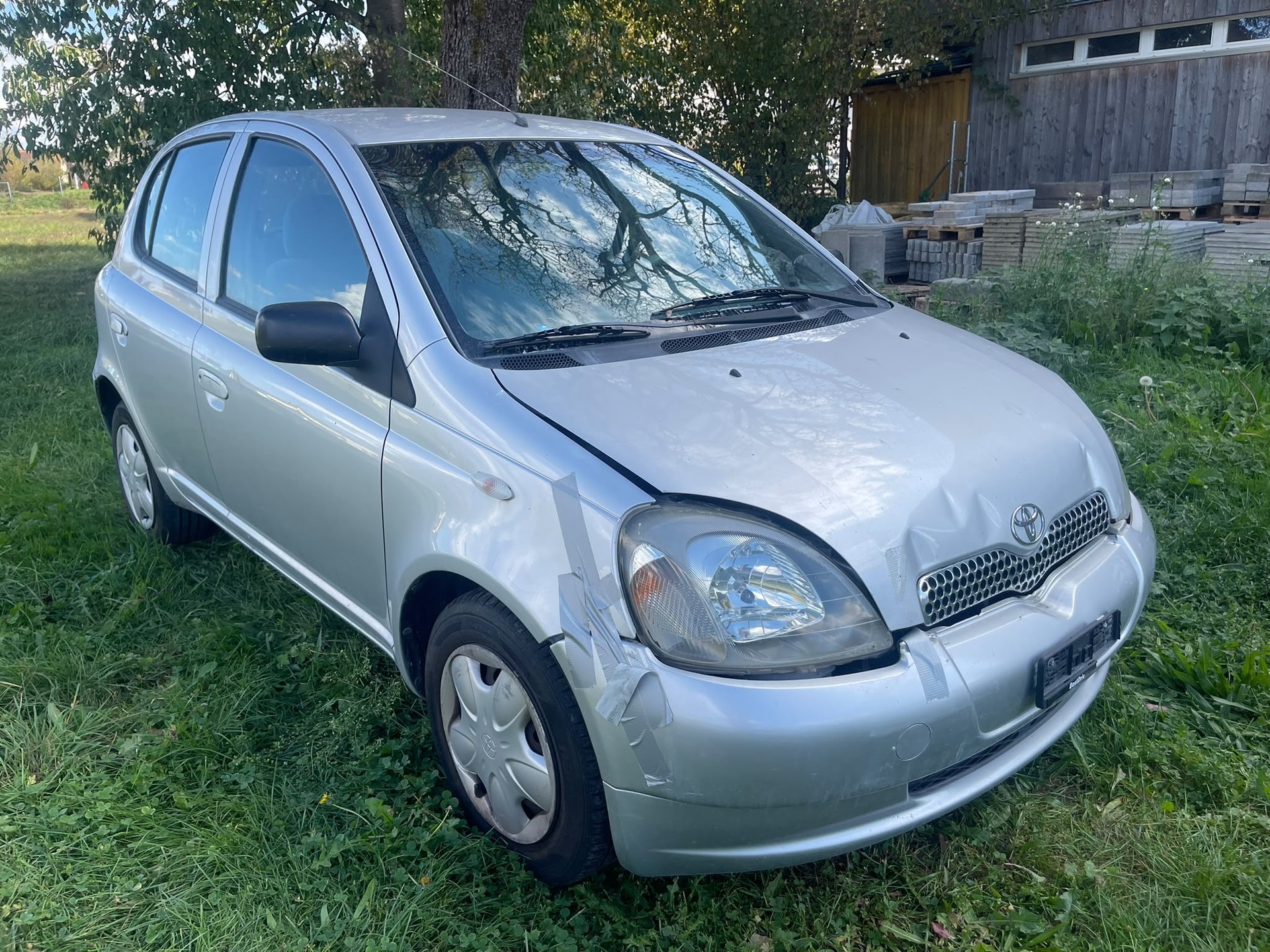 TOYOTA Yaris 1.0 Linea Terra-image-2