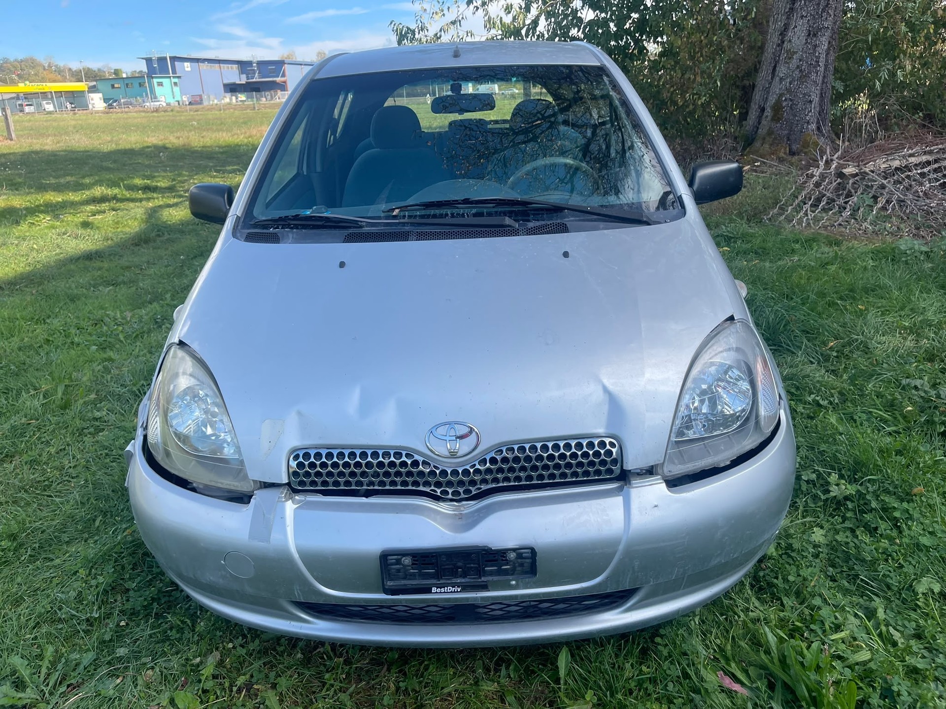 TOYOTA Yaris 1.0 Linea Terra-image-1