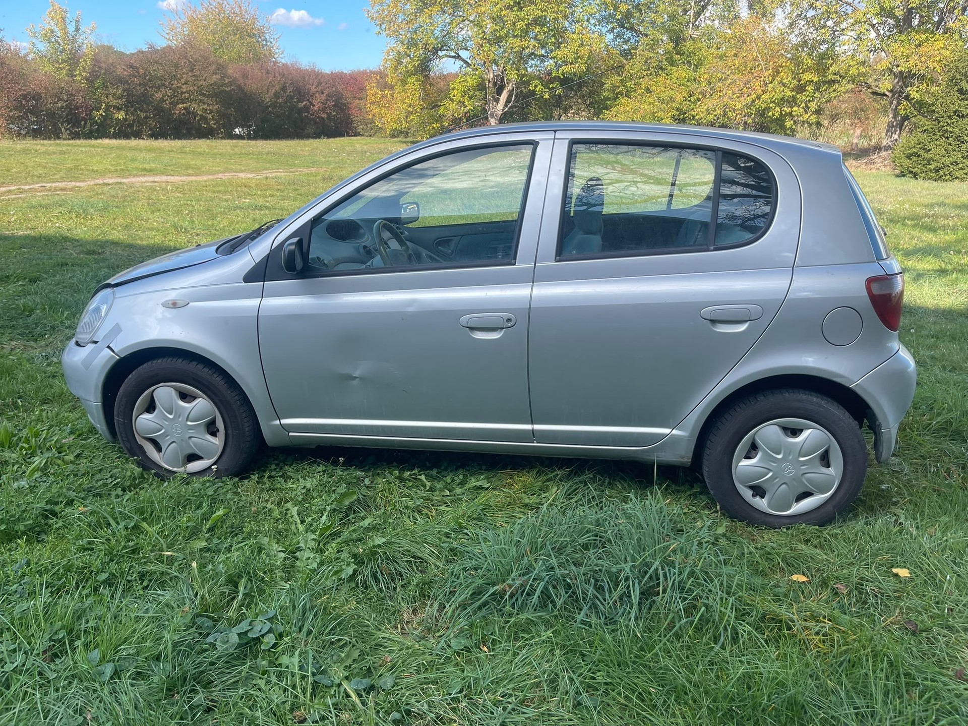 TOYOTA Yaris 1.0 Linea Terra-image-5