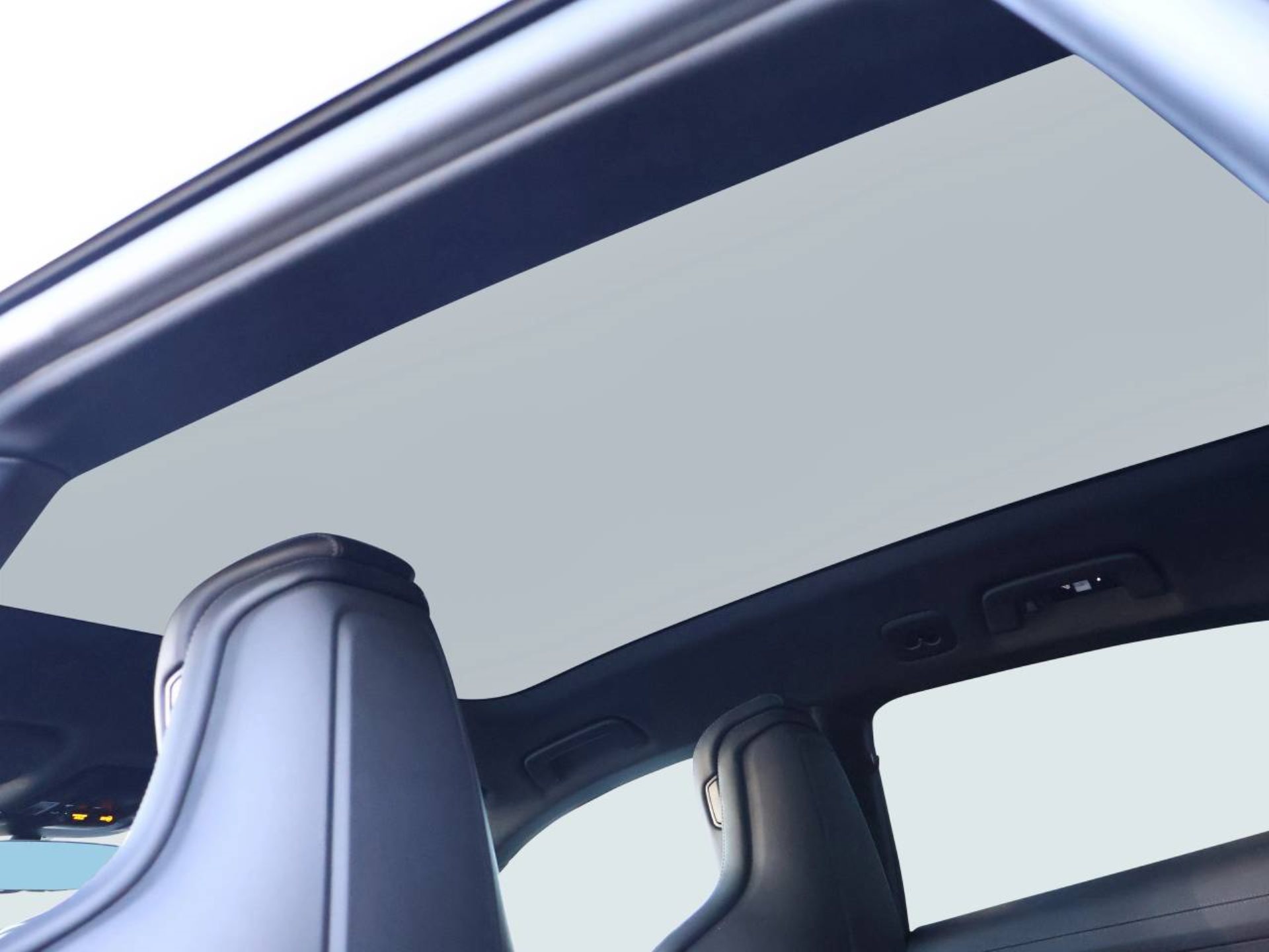 PORSCHE Taycan 4S Cross Turismo-image-17
