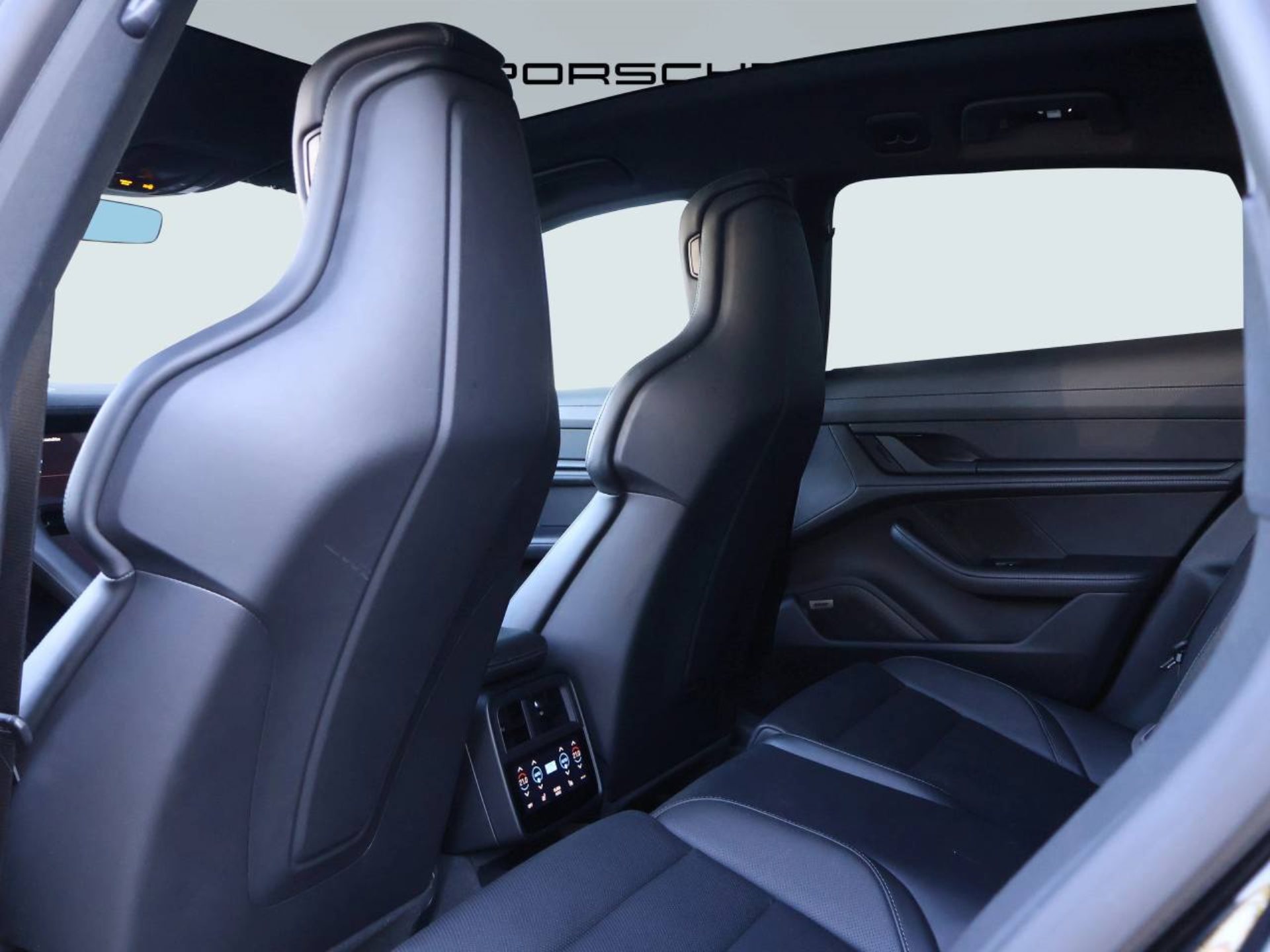PORSCHE Taycan 4S Cross Turismo-image-15