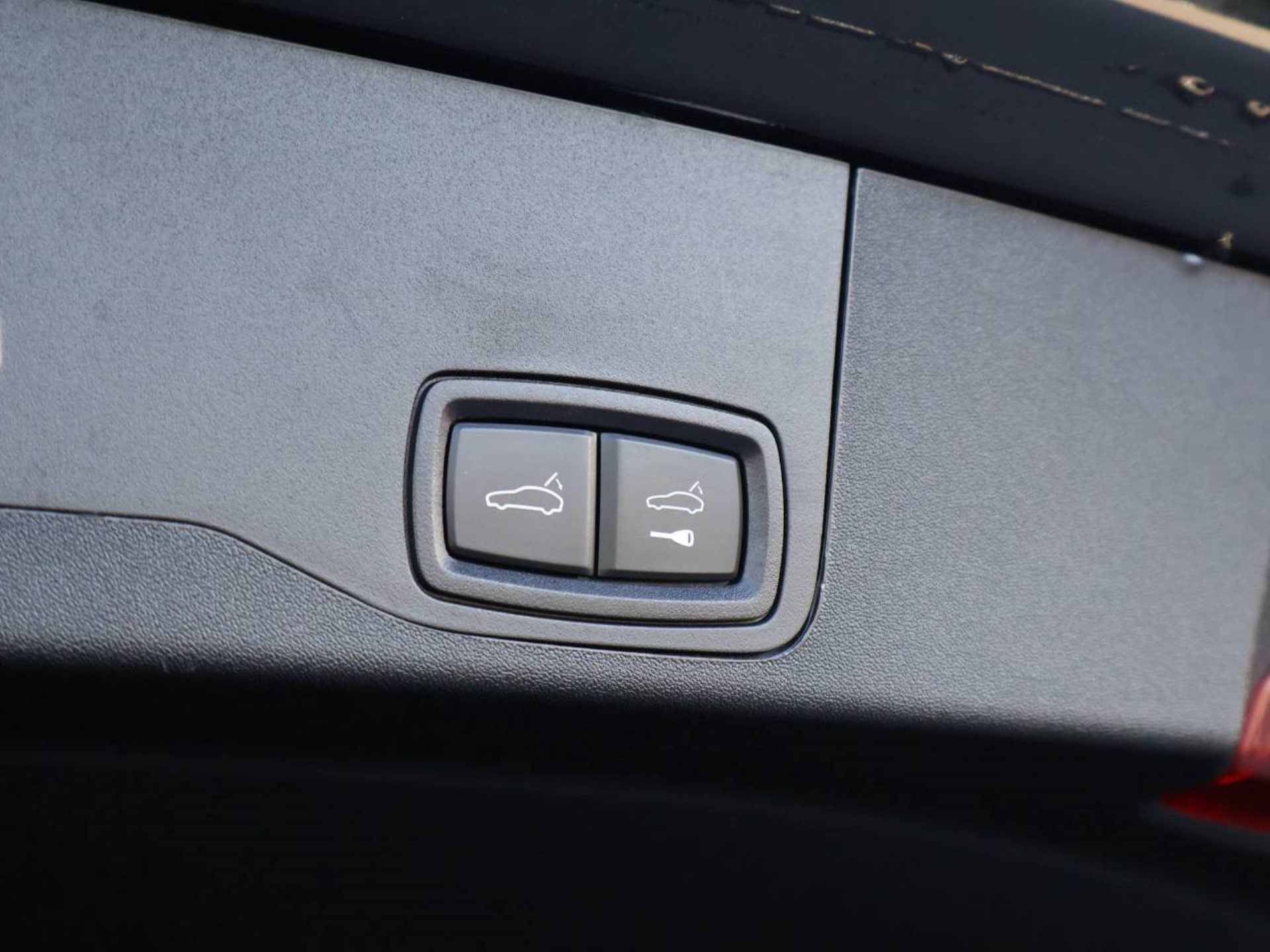 PORSCHE Taycan 4S Cross Turismo-image-32