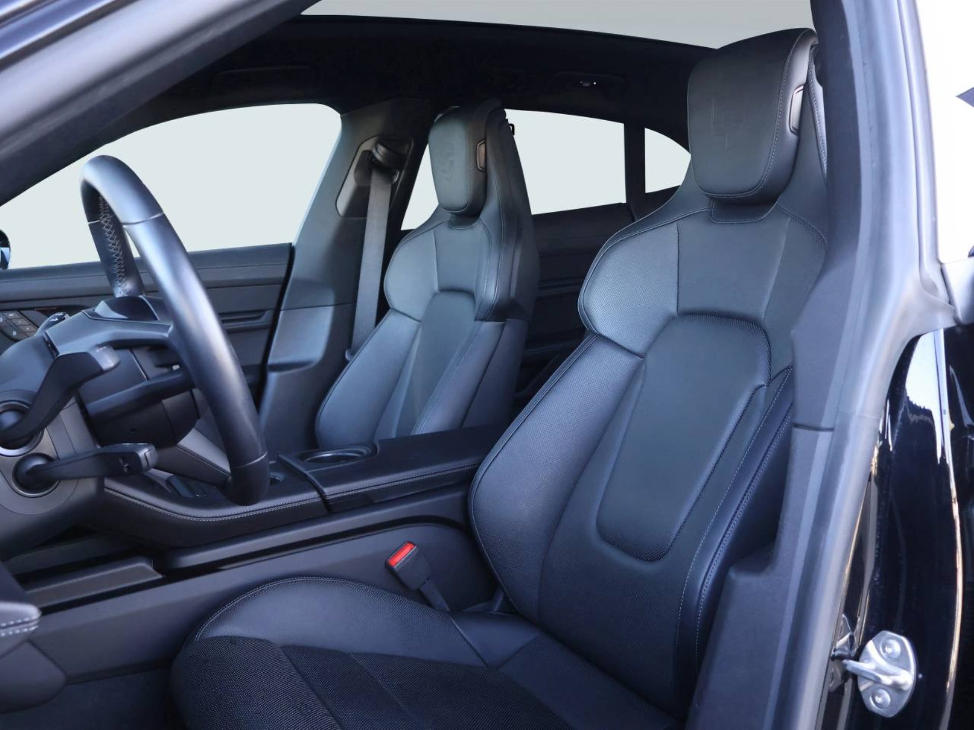 PORSCHE Taycan 4S Cross Turismo-image-4