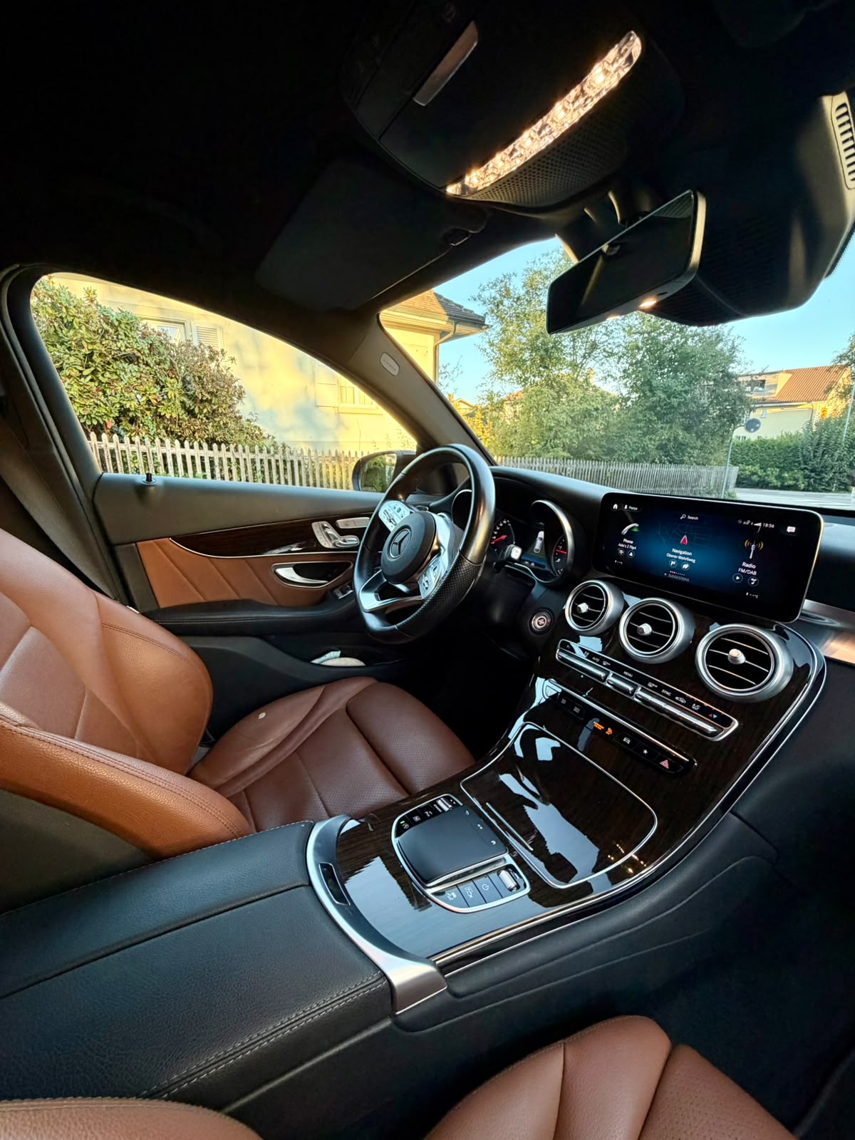 MERCEDES-BENZ GLC 220 d AMG Line 4m-image-1
