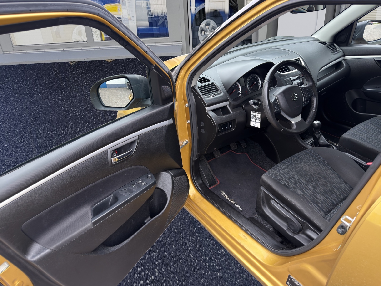 SUZUKI Swift 1.2i 16V PizSulai 4x4-image-8