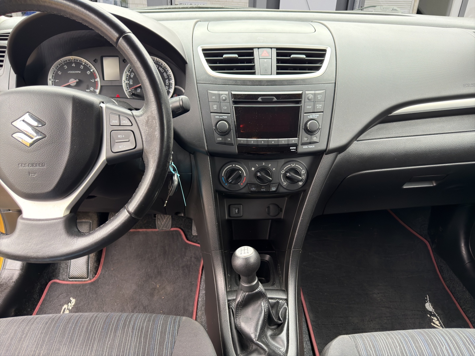 SUZUKI Swift 1.2i 16V PizSulai 4x4-image-11