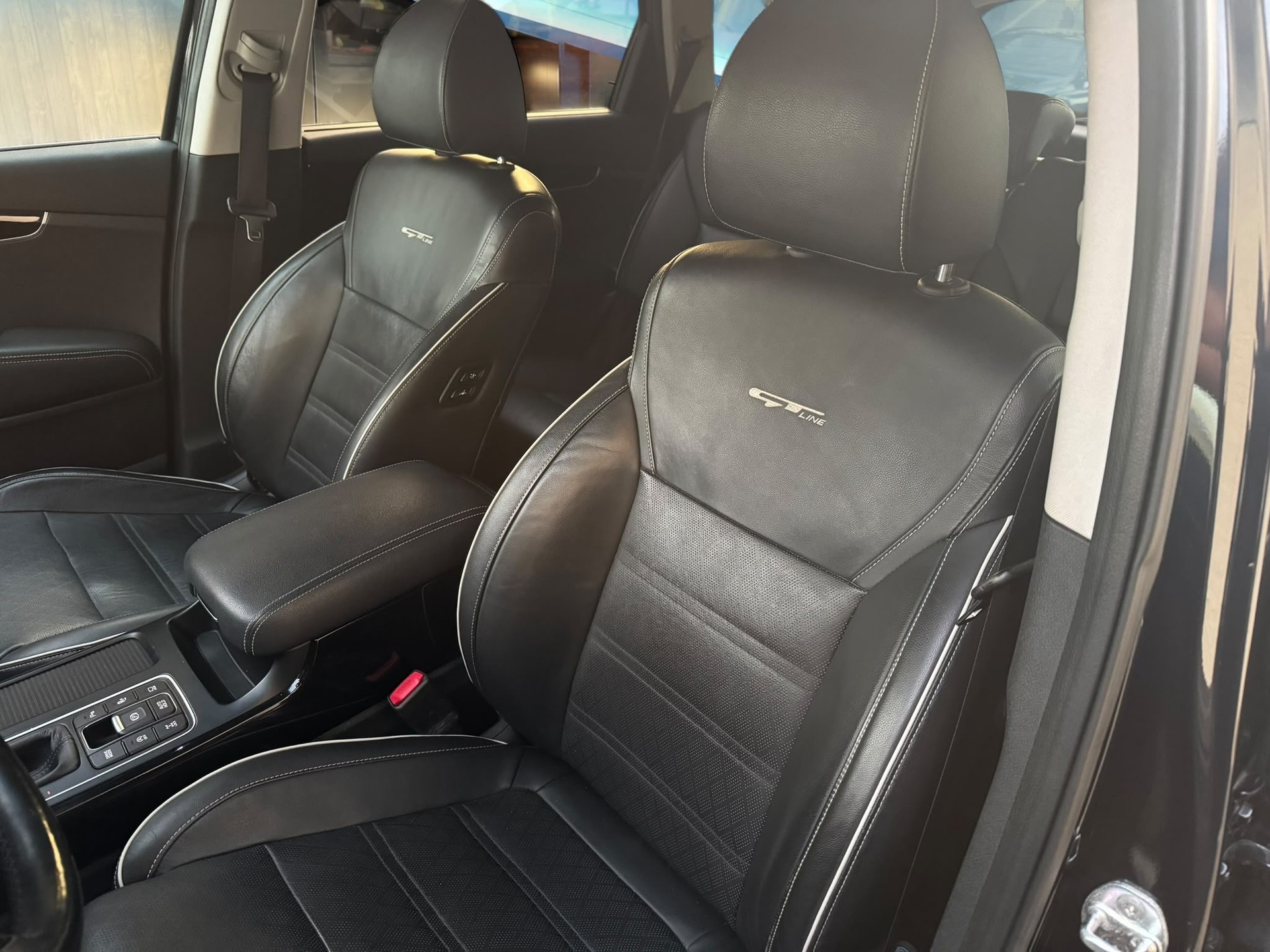KIA Sorento 2.2 CRDI GT-Line Aut. AWD *7-SITZER*MEGA-VOLL*ALLRAD*-image-14