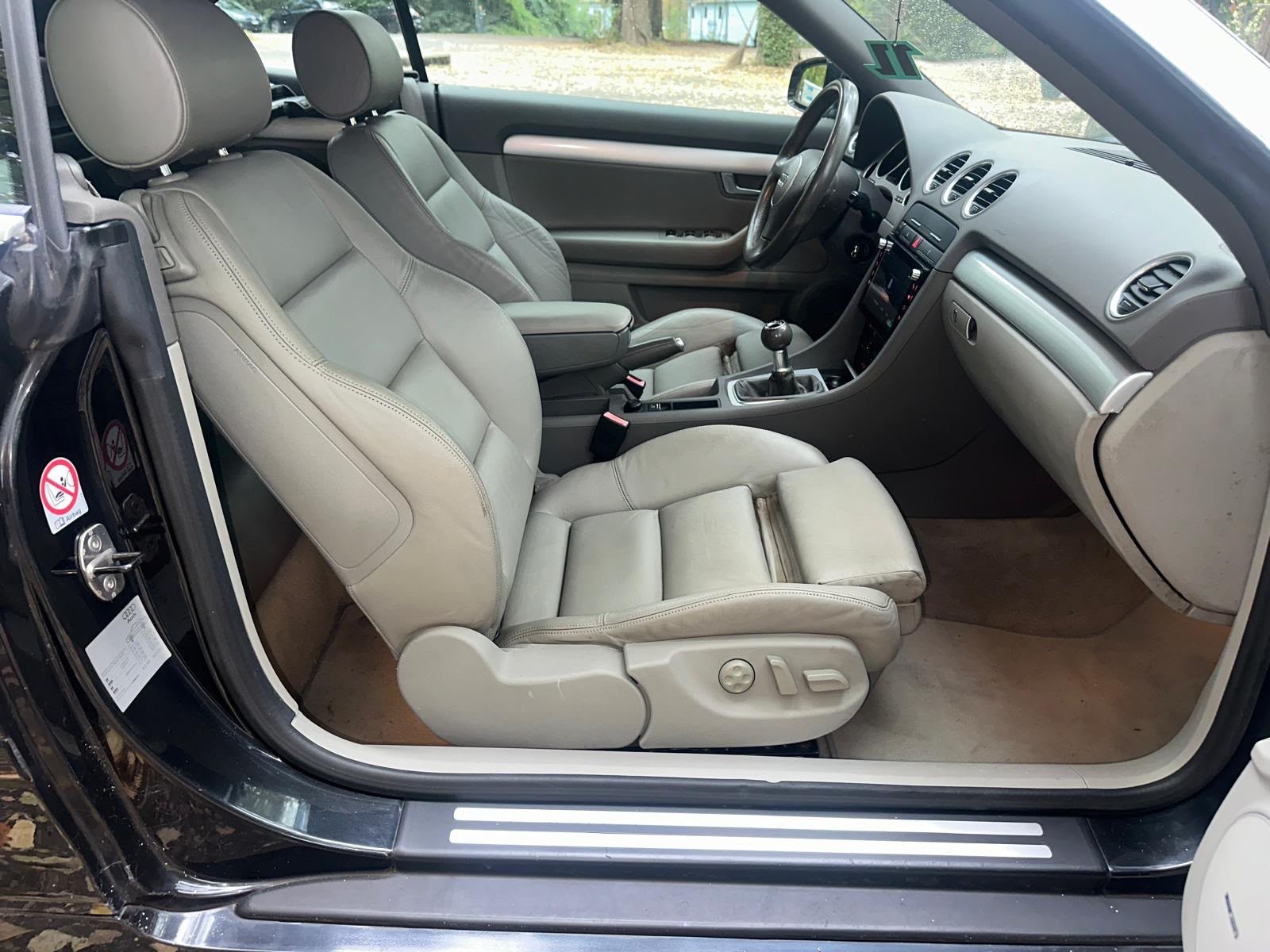 AUDI A4 Cabriolet 3.0 V6-image-8