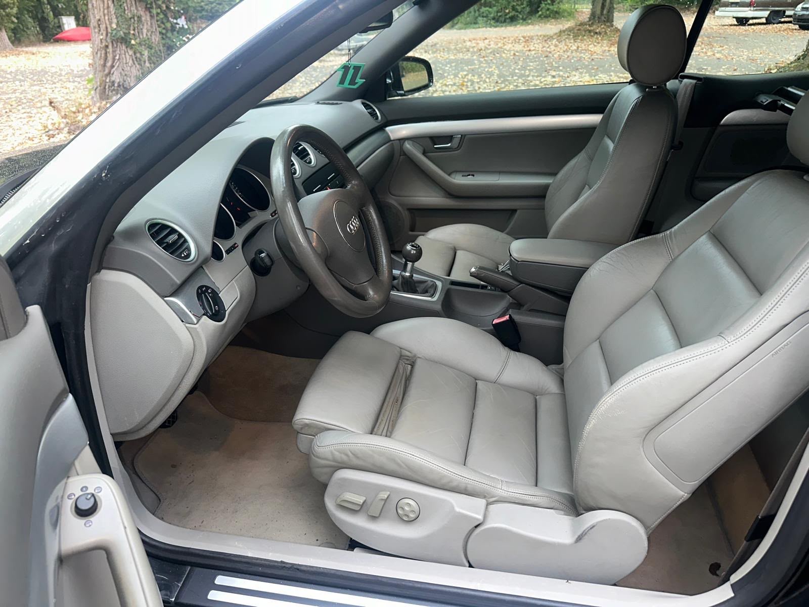 AUDI A4 Cabriolet 3.0 V6-image-13