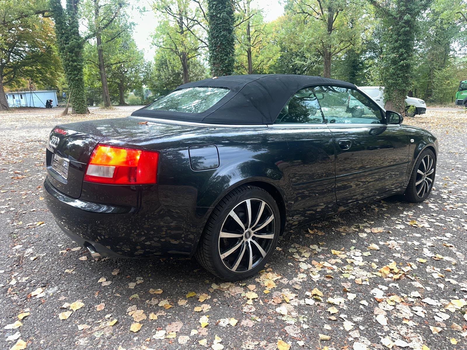 AUDI A4 Cabriolet 3.0 V6-image-4