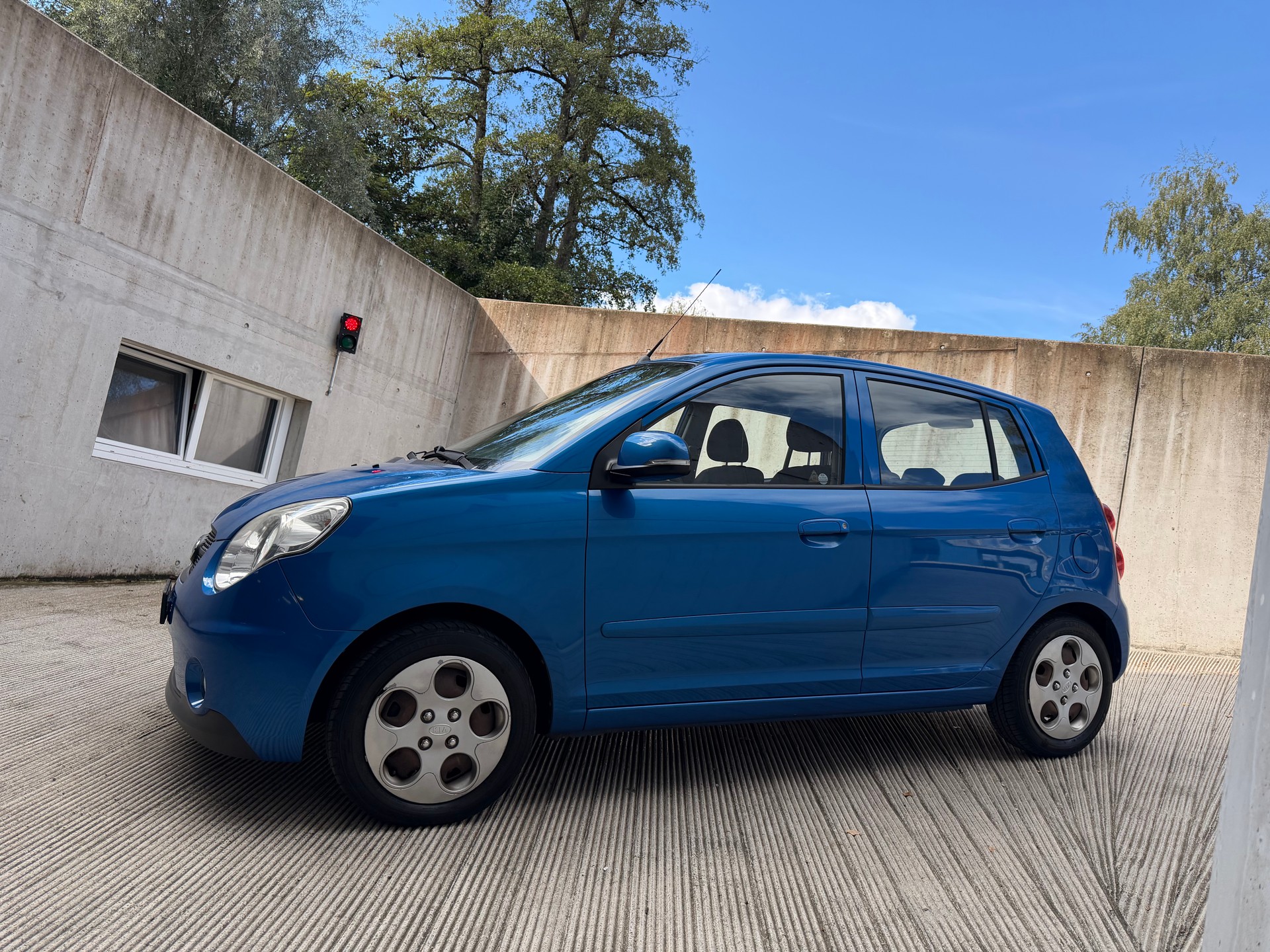 KIA Picanto 1.1 12V Trend | frisch ab MFK & Service | 8-fach | Klima | Zahnriemen neu-image-2