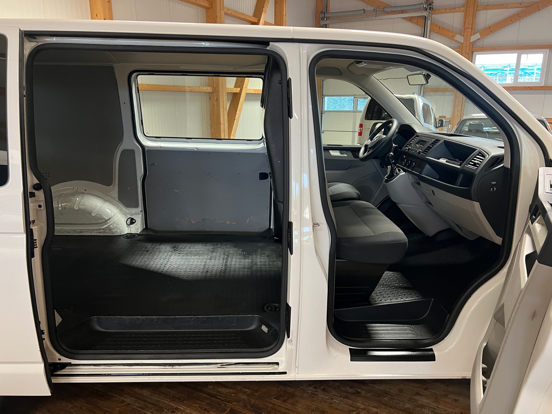 VW T6 2.0 TSI-image-13
