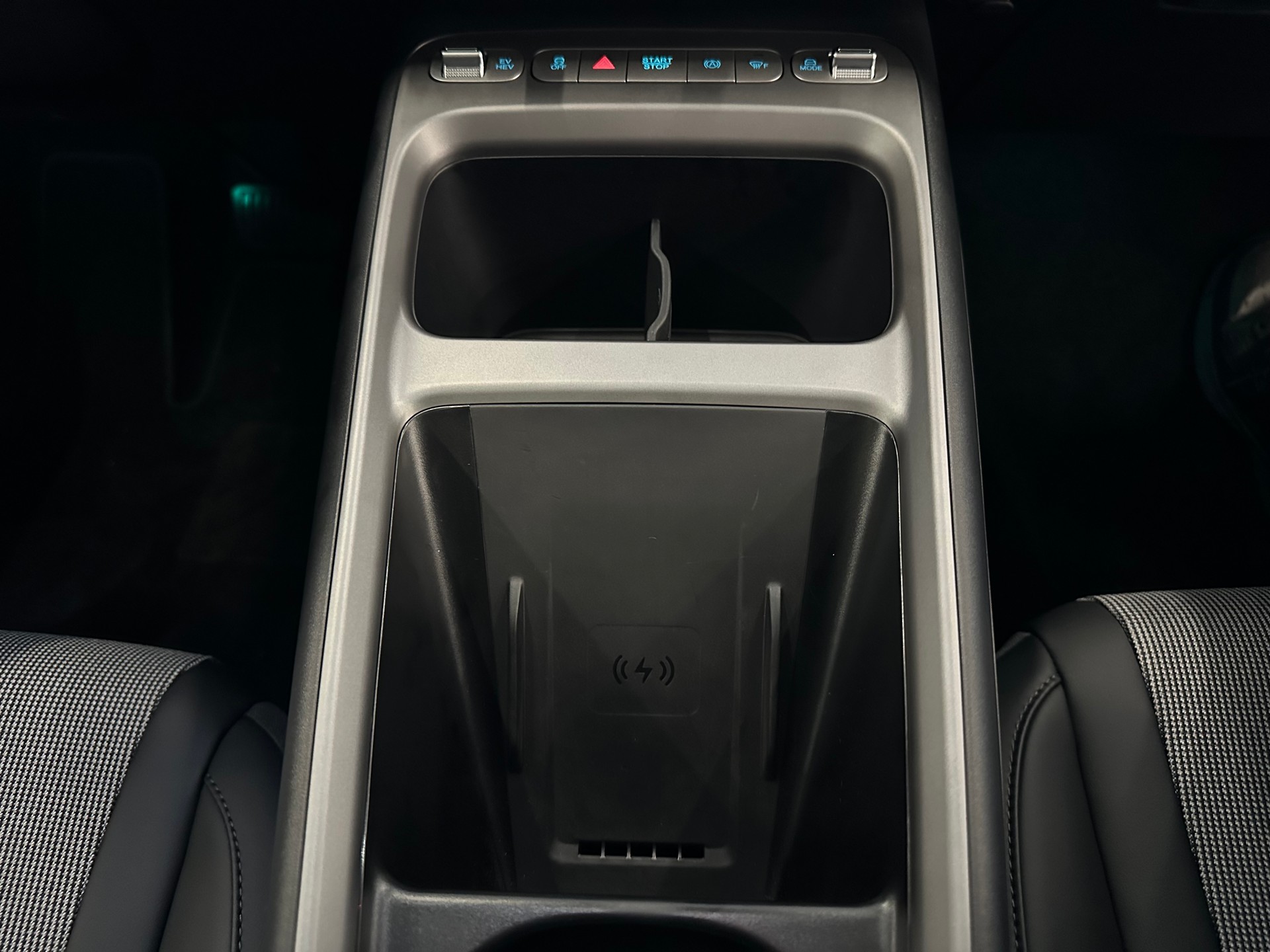 BYD Dolphin G DM-i Comfort-image-21