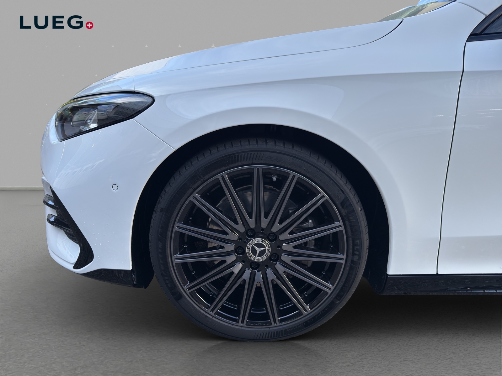 MERCEDES-BENZ CLA Shooting Brake 350 4Matic 85 kWh EQ-image-6