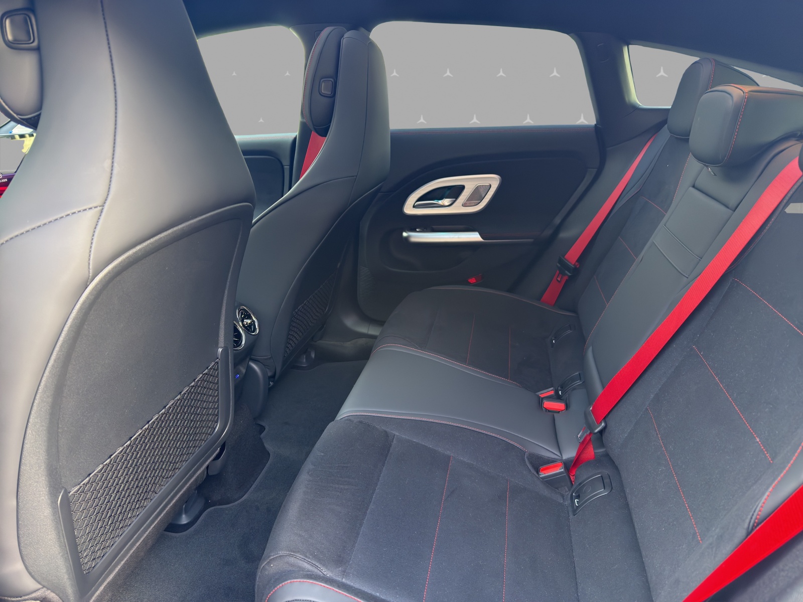 MERCEDES-BENZ CLA Shooting Brake 350 4Matic 85 kWh EQ-image-13