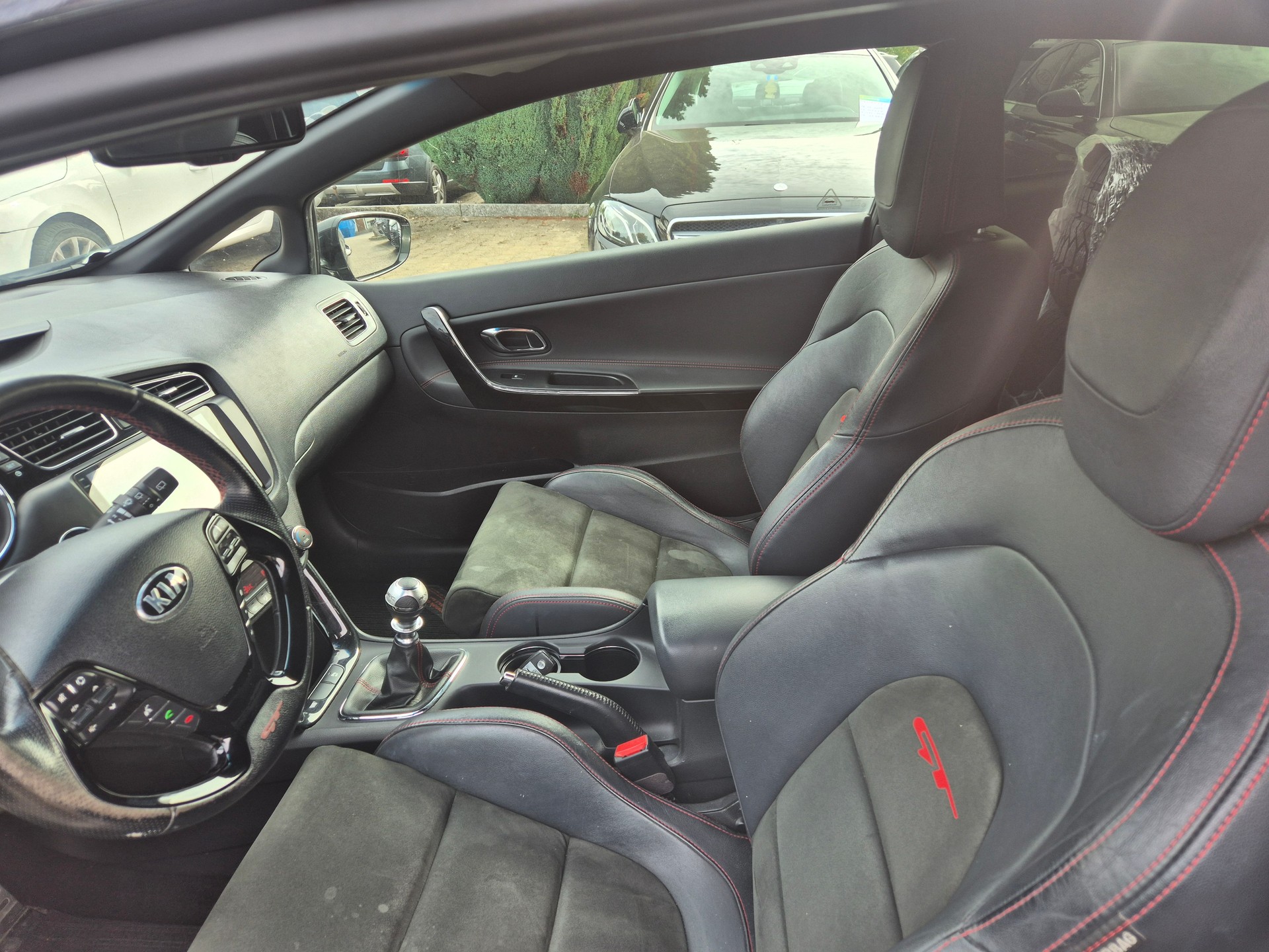 KIA Pro_Cee'd 1.6 GDi Turbo GT-image-9
