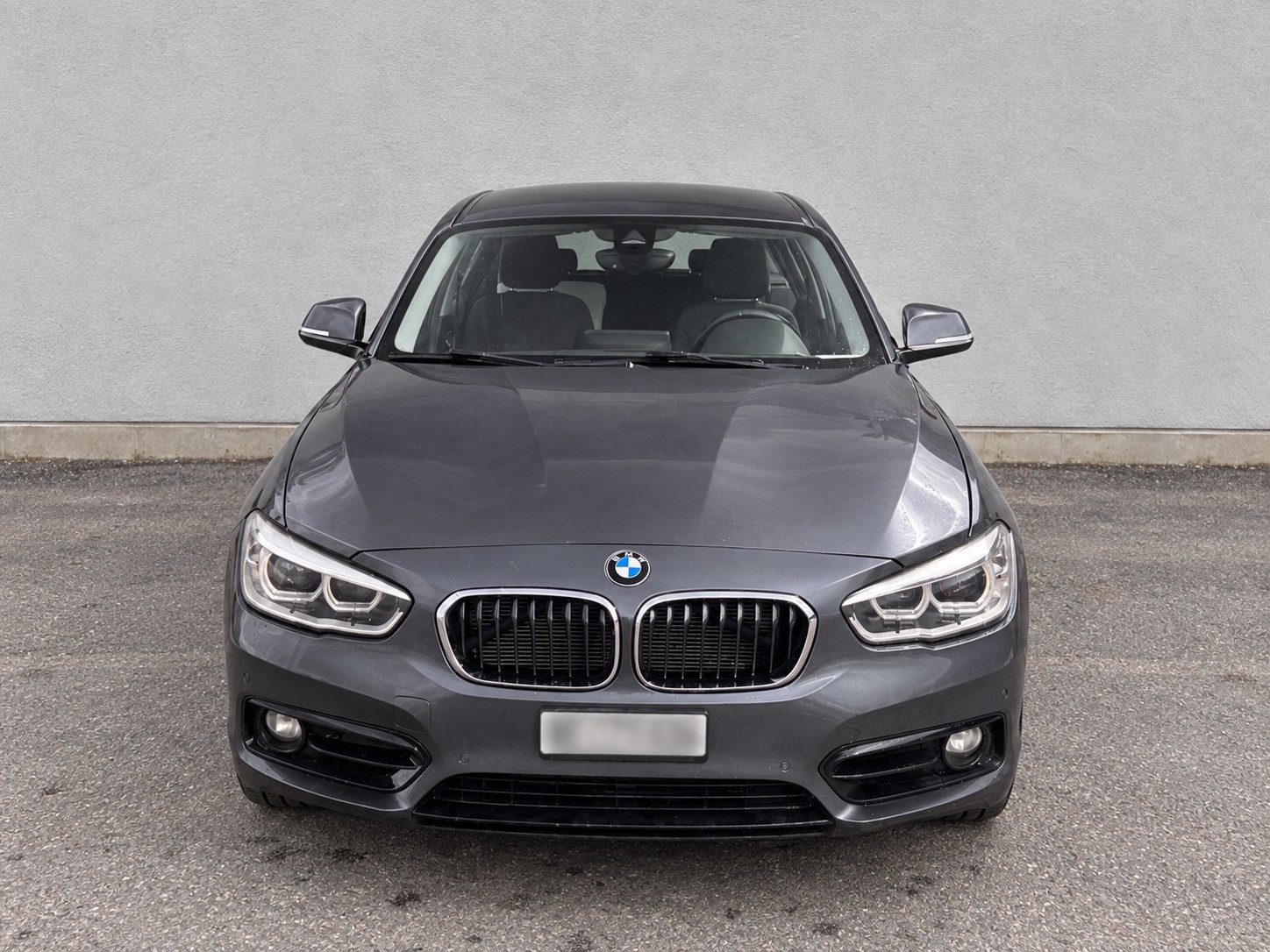 BMW 118i Sport Line-image-1