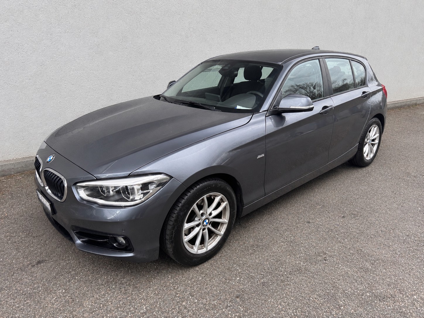 BMW 118i Sport Line-image-2