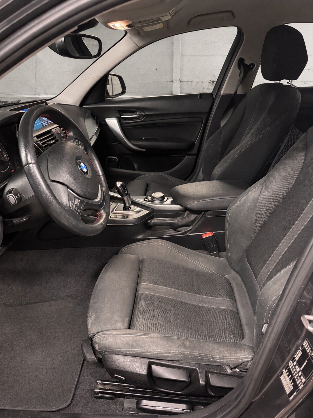 BMW 118i Sport Line-image-3