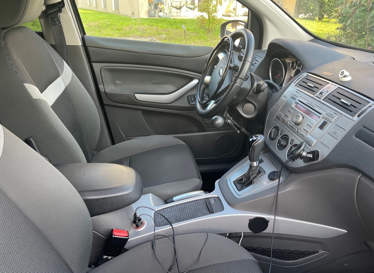 FORD Kuga 2.0 TDCi Titanium 4WD PowerShift-image-5