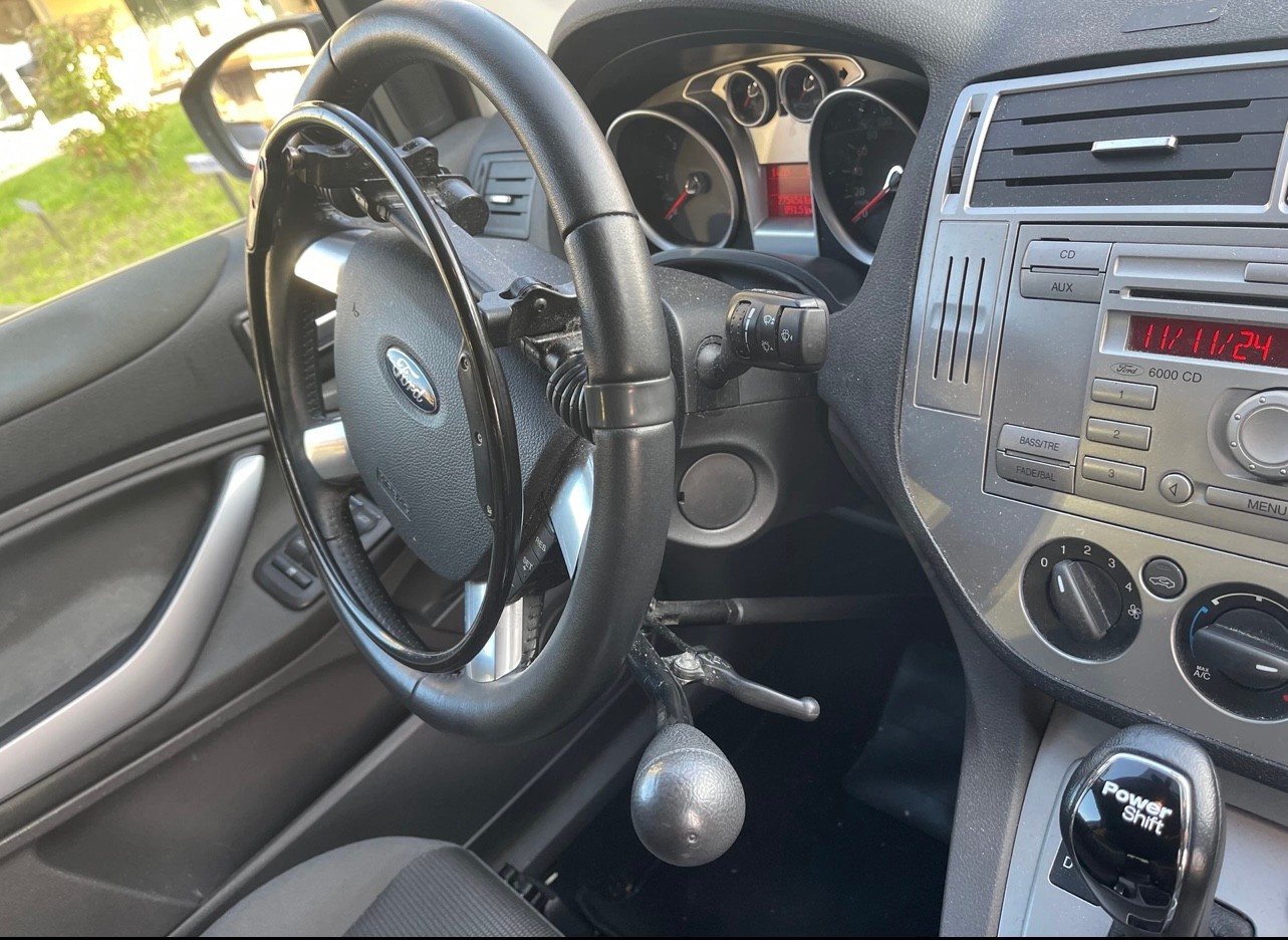 FORD Kuga 2.0 TDCi Titanium 4WD PowerShift-image-8