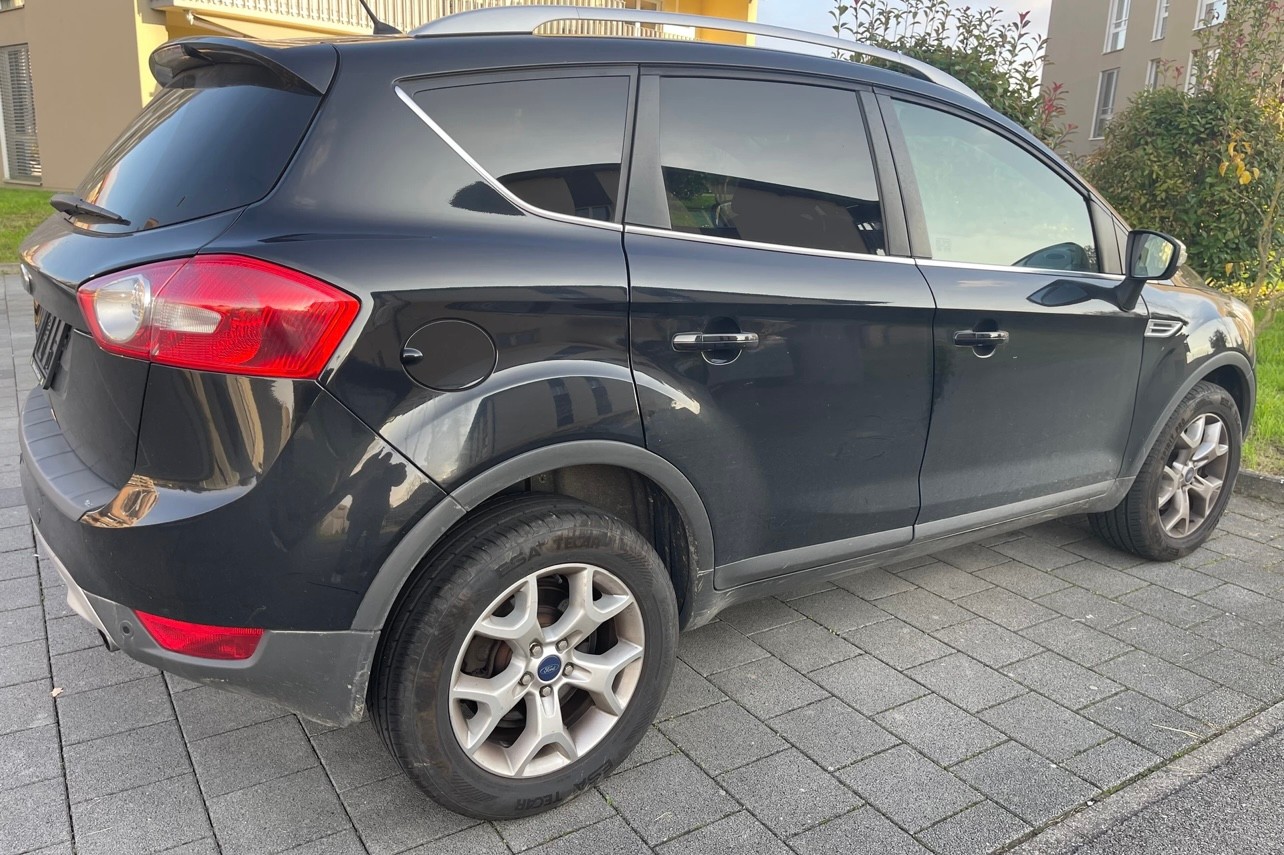 FORD Kuga 2.0 TDCi Titanium 4WD PowerShift-image-1