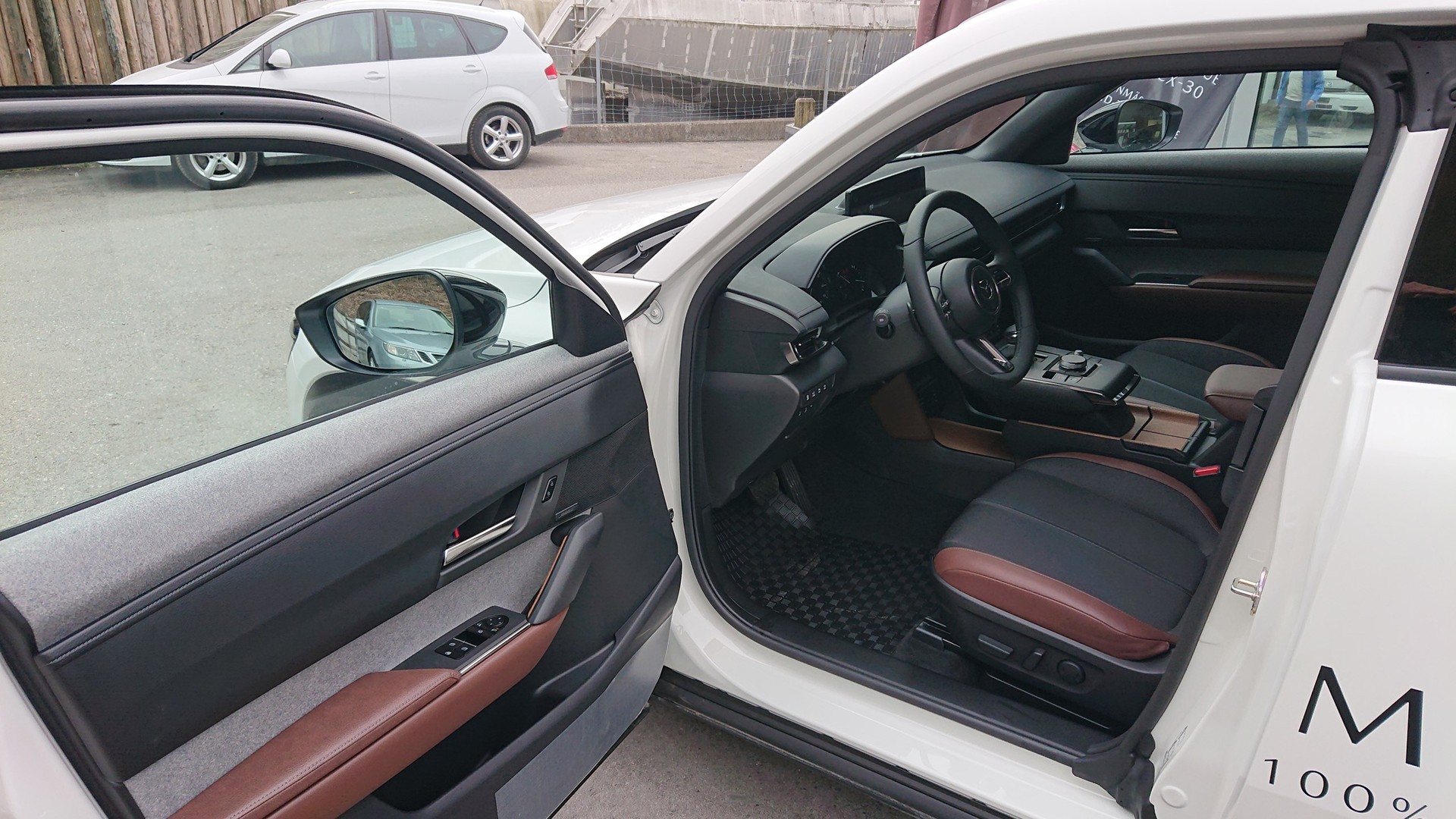 MAZDA MX-30 e-Skyactiv Revolution-image-1