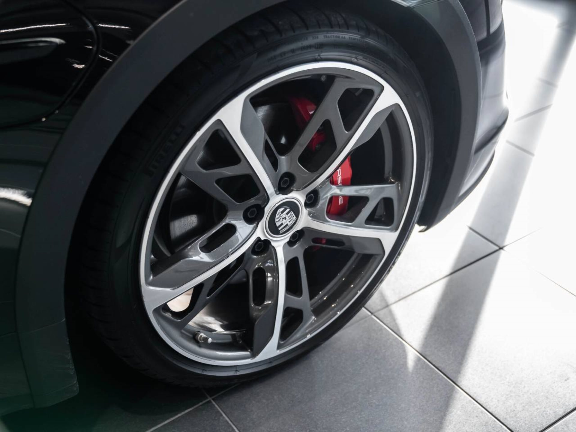 PORSCHE Taycan 4S Cross Turismo-image-27