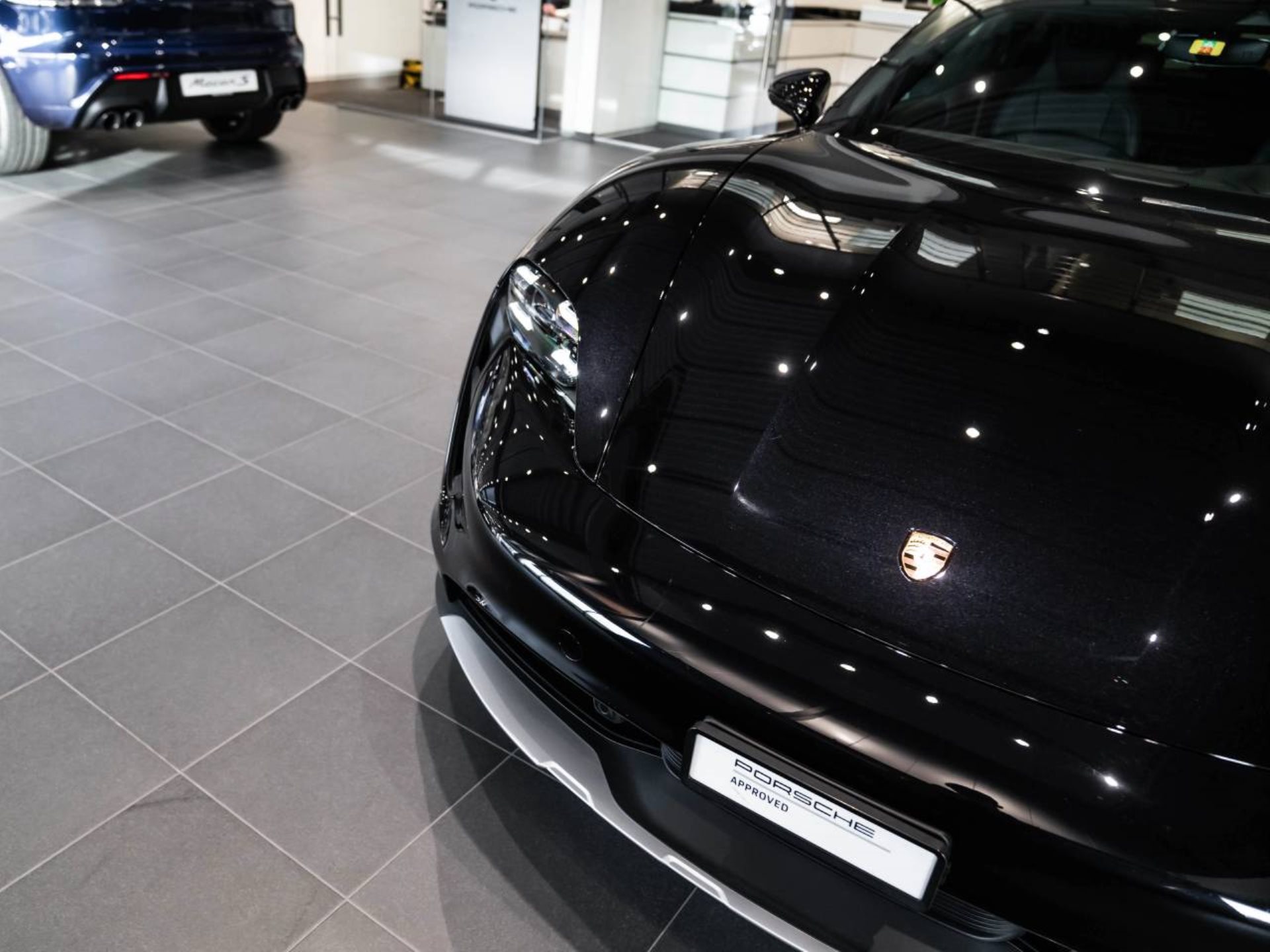 PORSCHE Taycan 4S Cross Turismo-image-22