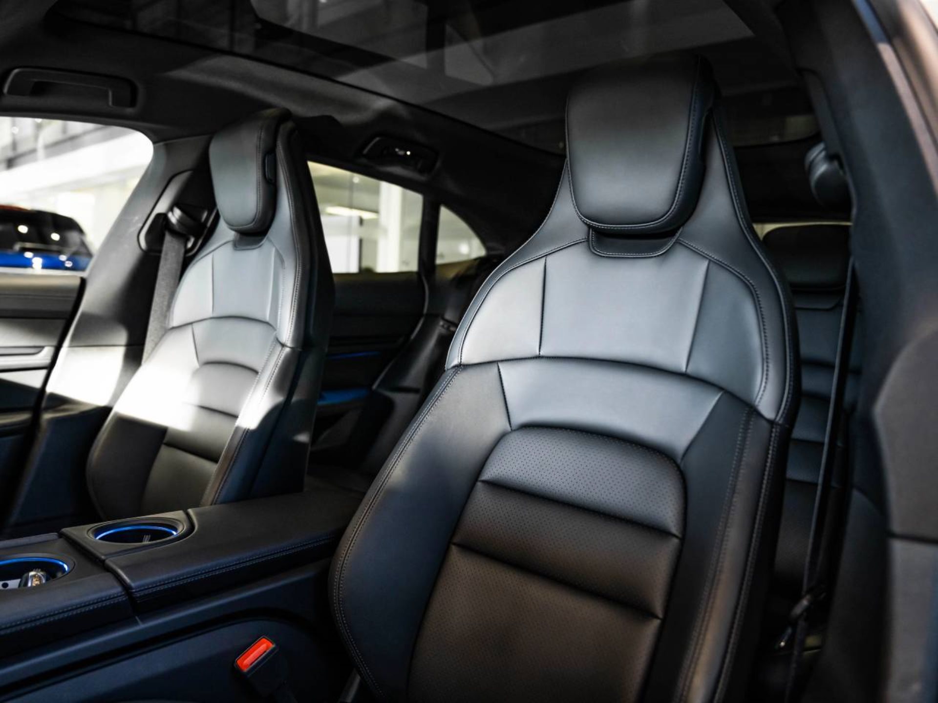 PORSCHE Taycan 4S Cross Turismo-image-11