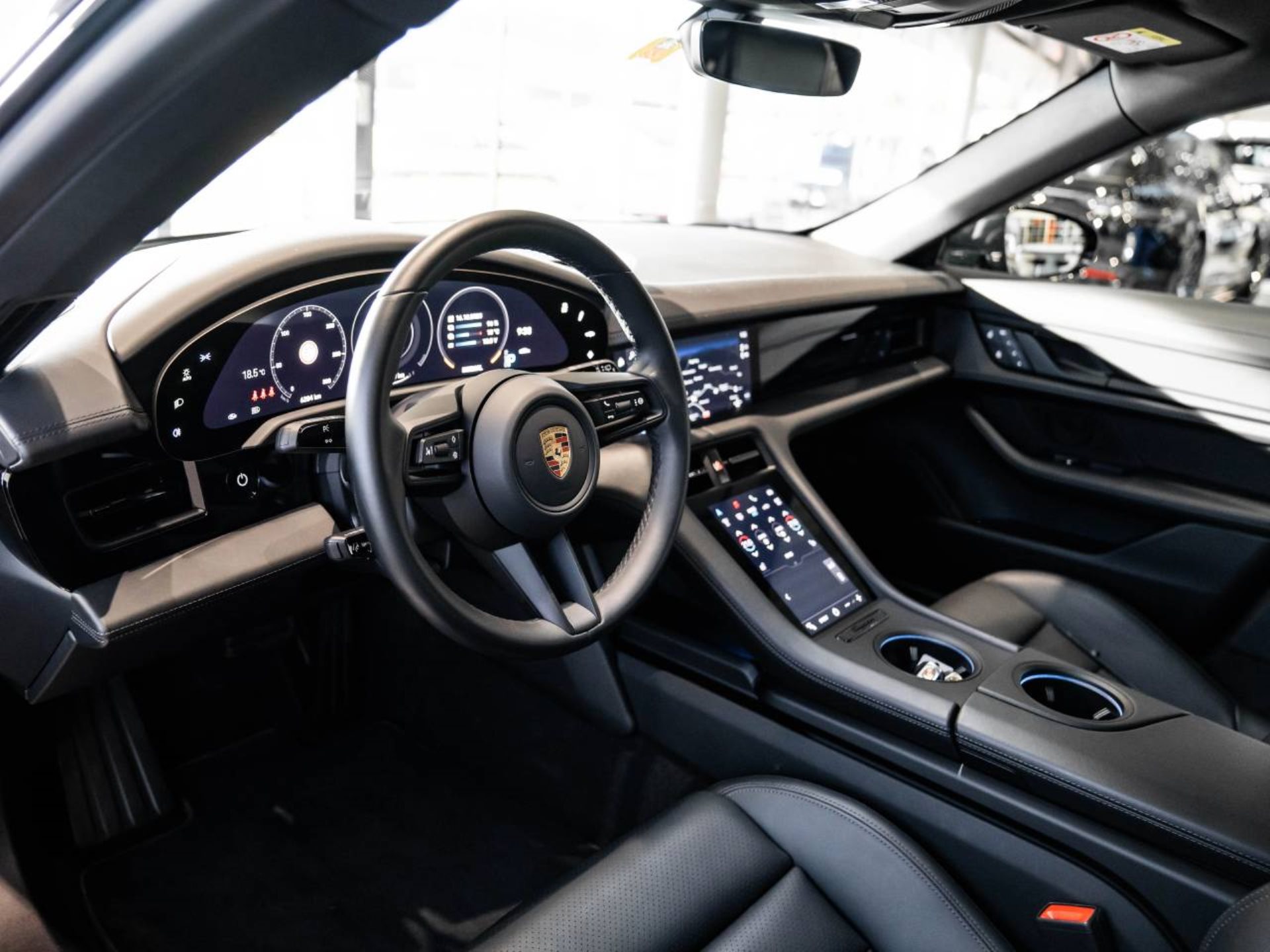 PORSCHE Taycan 4S Cross Turismo-image-3