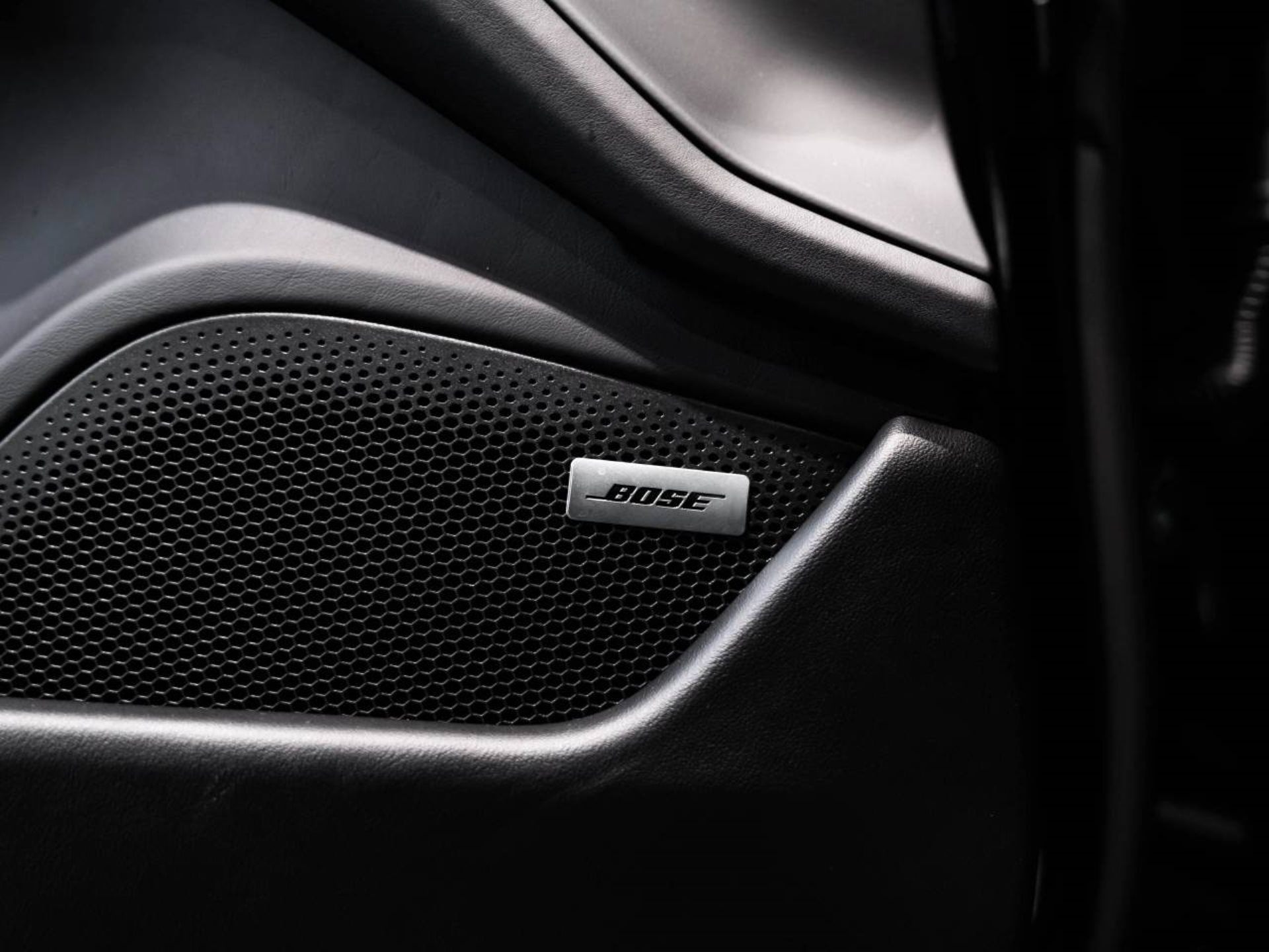 PORSCHE Taycan 4S Cross Turismo-image-17