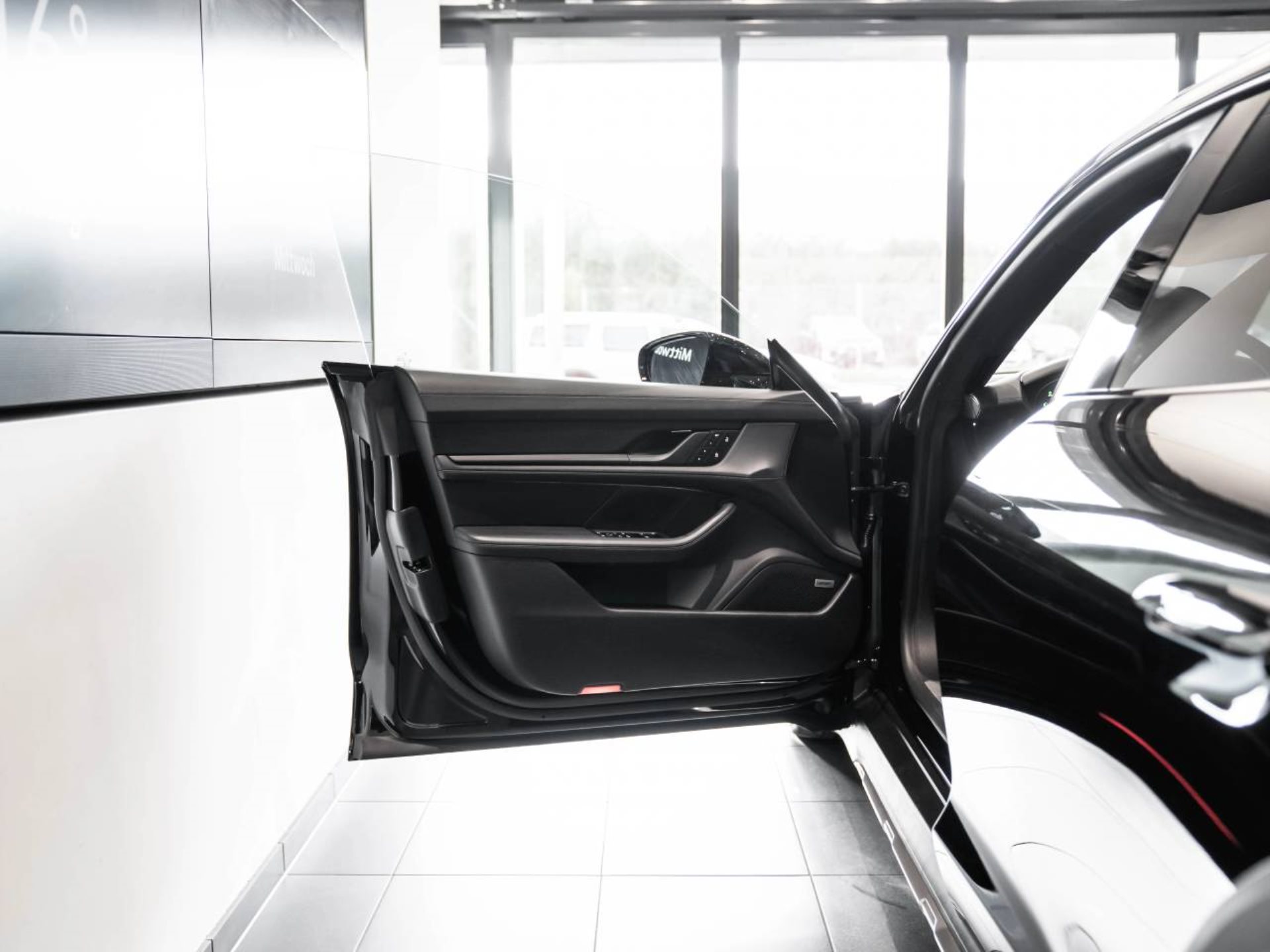 PORSCHE Taycan 4S Cross Turismo-image-18