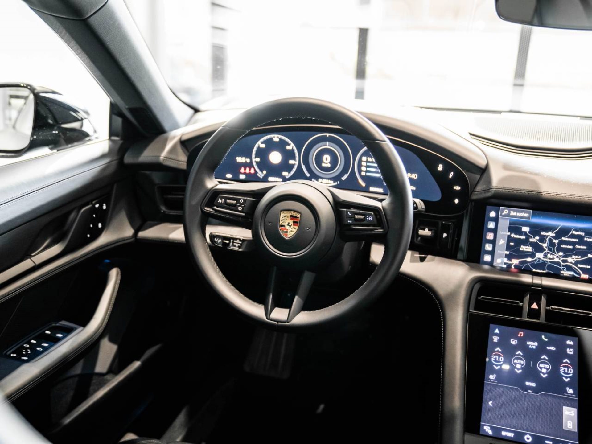 PORSCHE Taycan 4S Cross Turismo-image-7