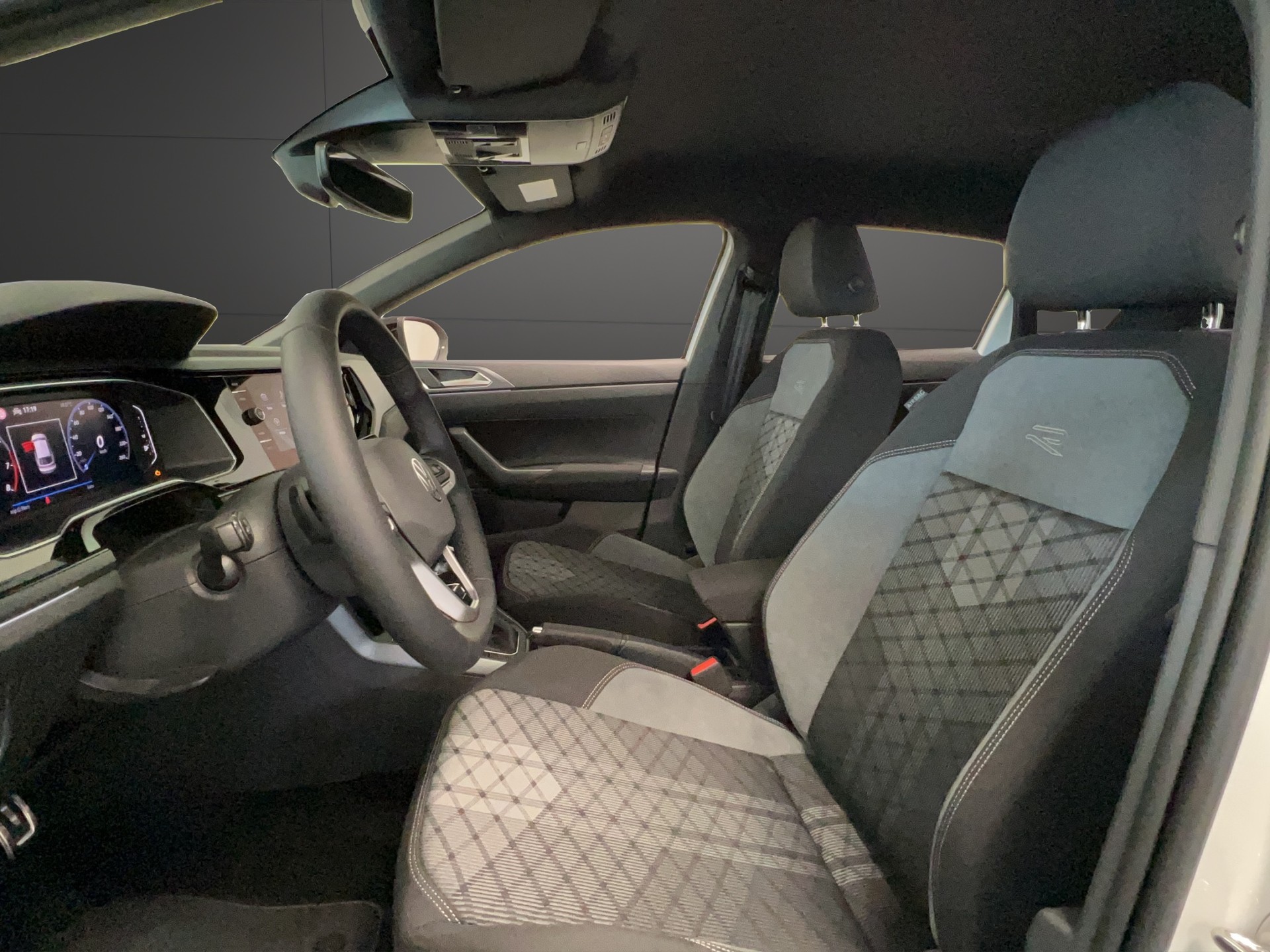 VW Taigo 1.0 TSI R-Line DSG-image-4