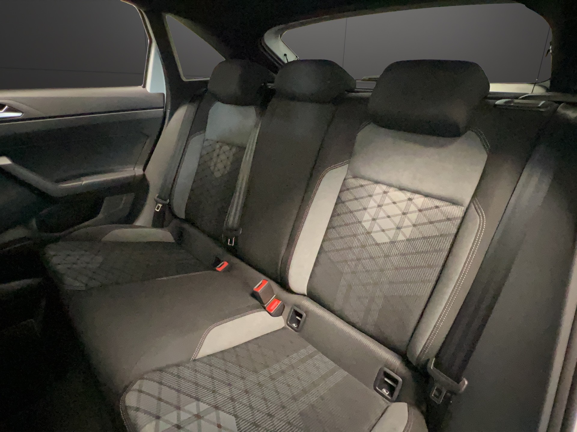 VW Taigo 1.0 TSI R-Line DSG-image-7
