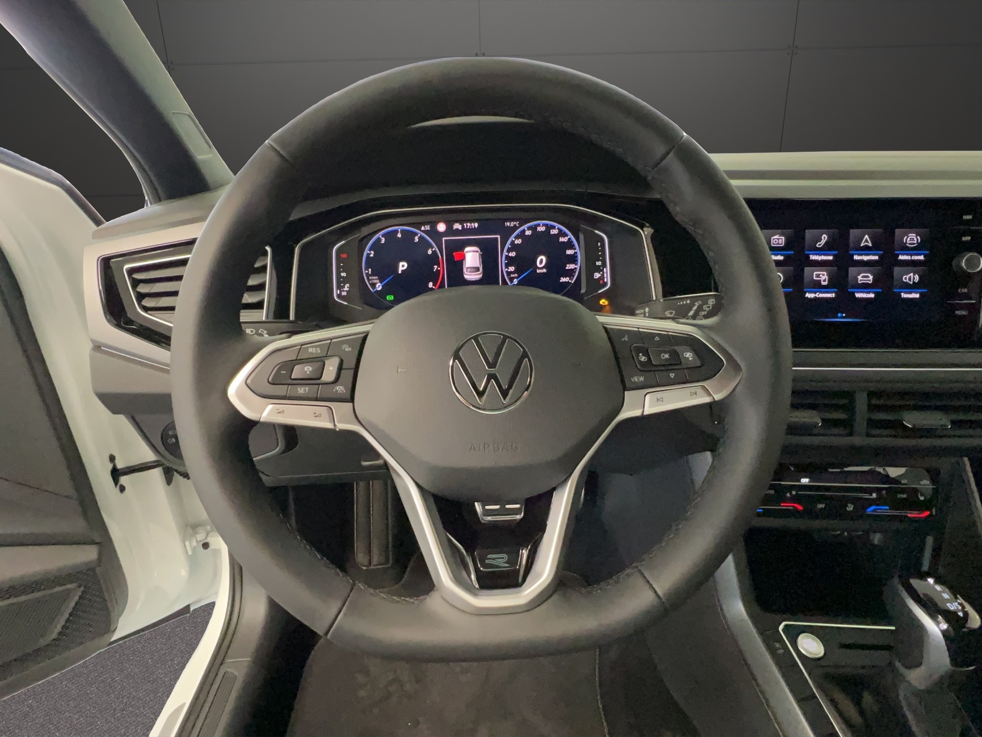 VW Taigo 1.0 TSI R-Line DSG-image-5
