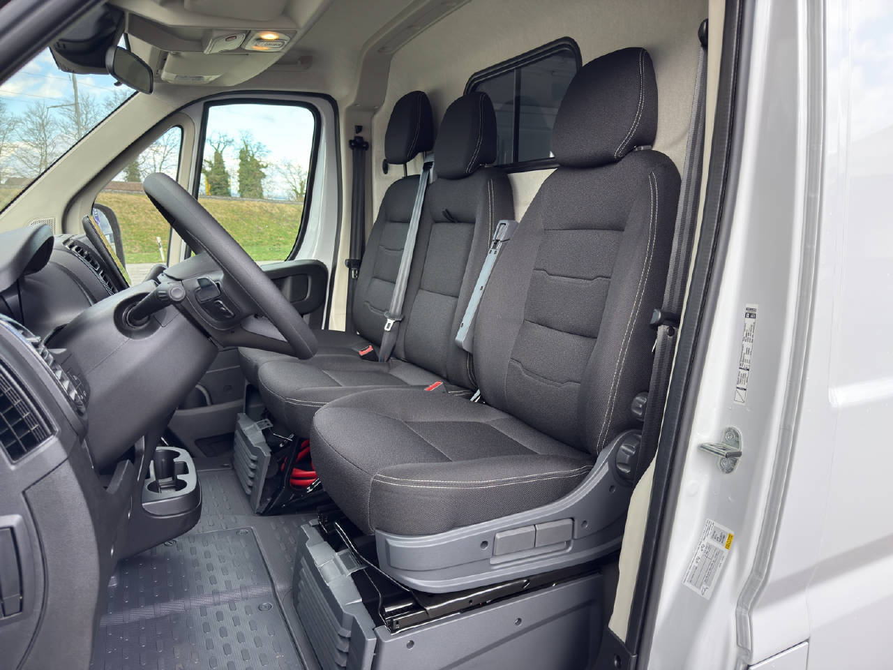 CITROEN e-Jumper Kaw. 40+ L3H2 110 kWh-image-4