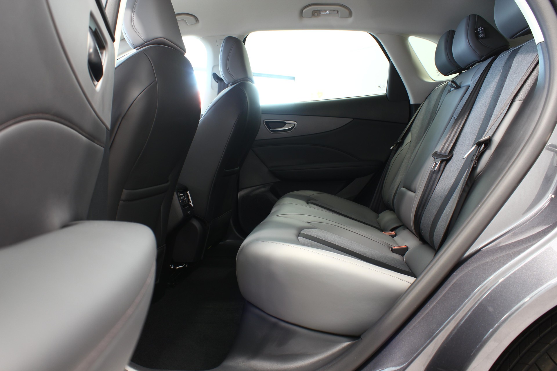 MG S5 EV 64 kWh Luxury-image-7