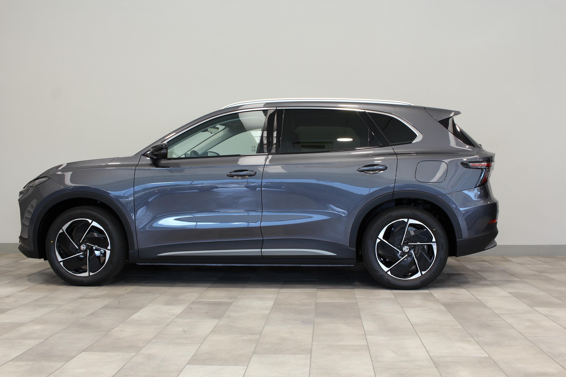 MG S5 EV 64 kWh Luxury-image-2