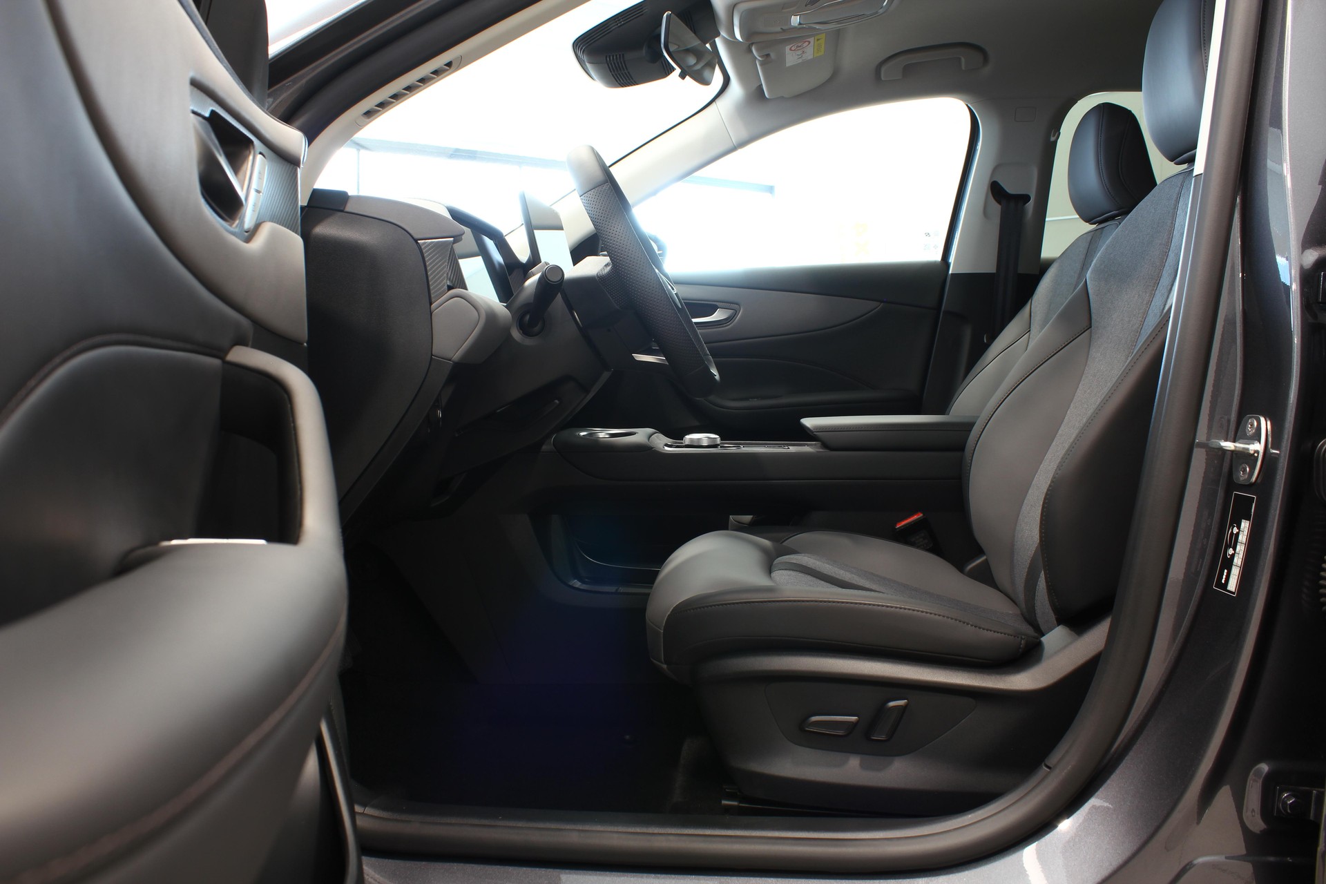 MG S5 EV 64 kWh Luxury-image-6