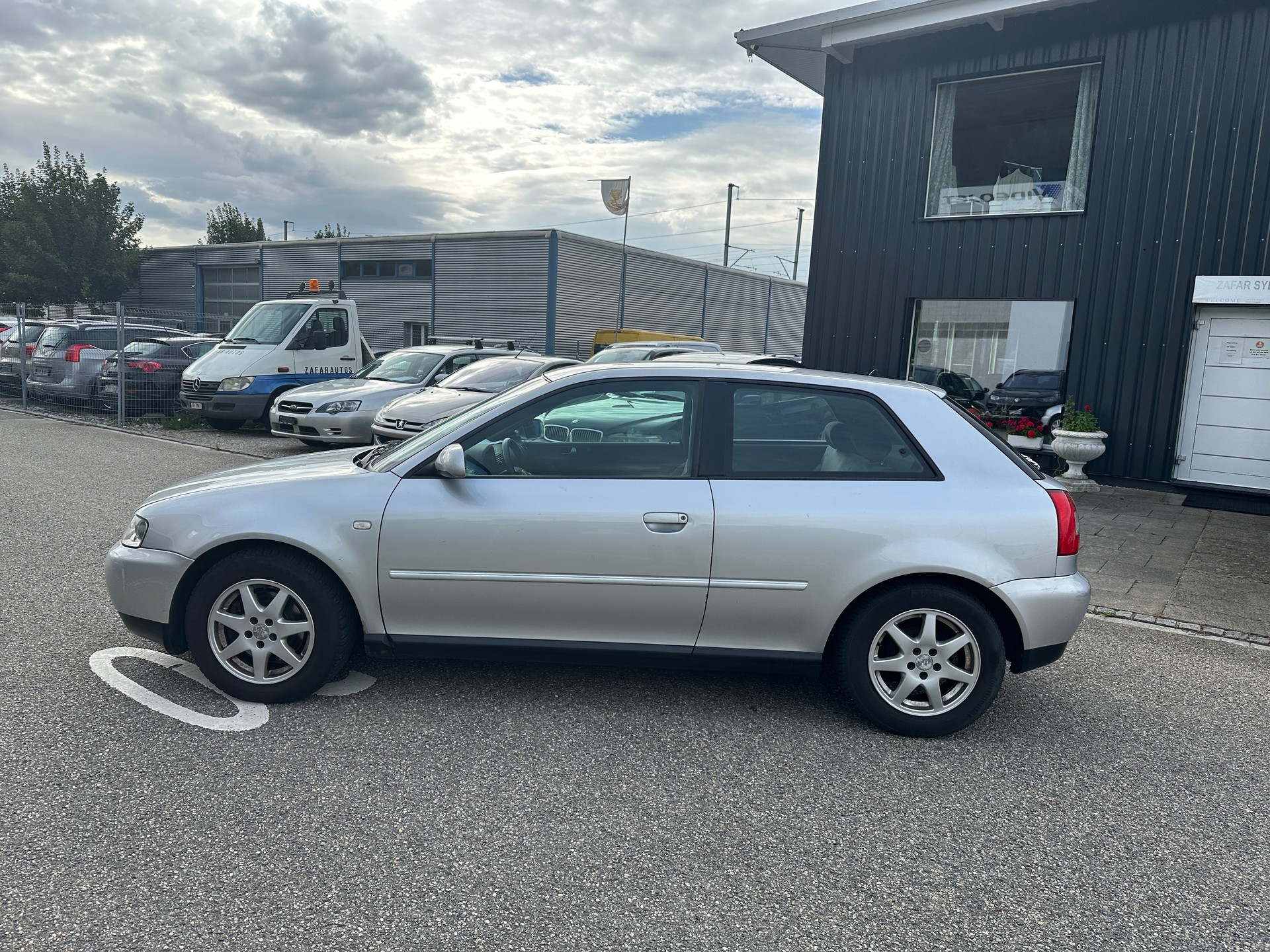 AUDI A3 1.8 T Attraction-image-4