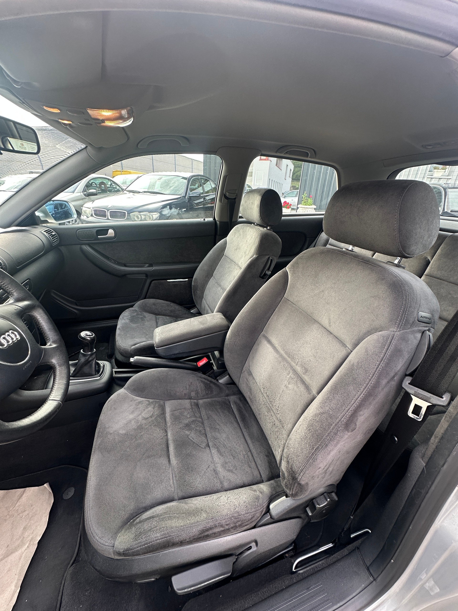 AUDI A3 1.8 T Attraction-image-10