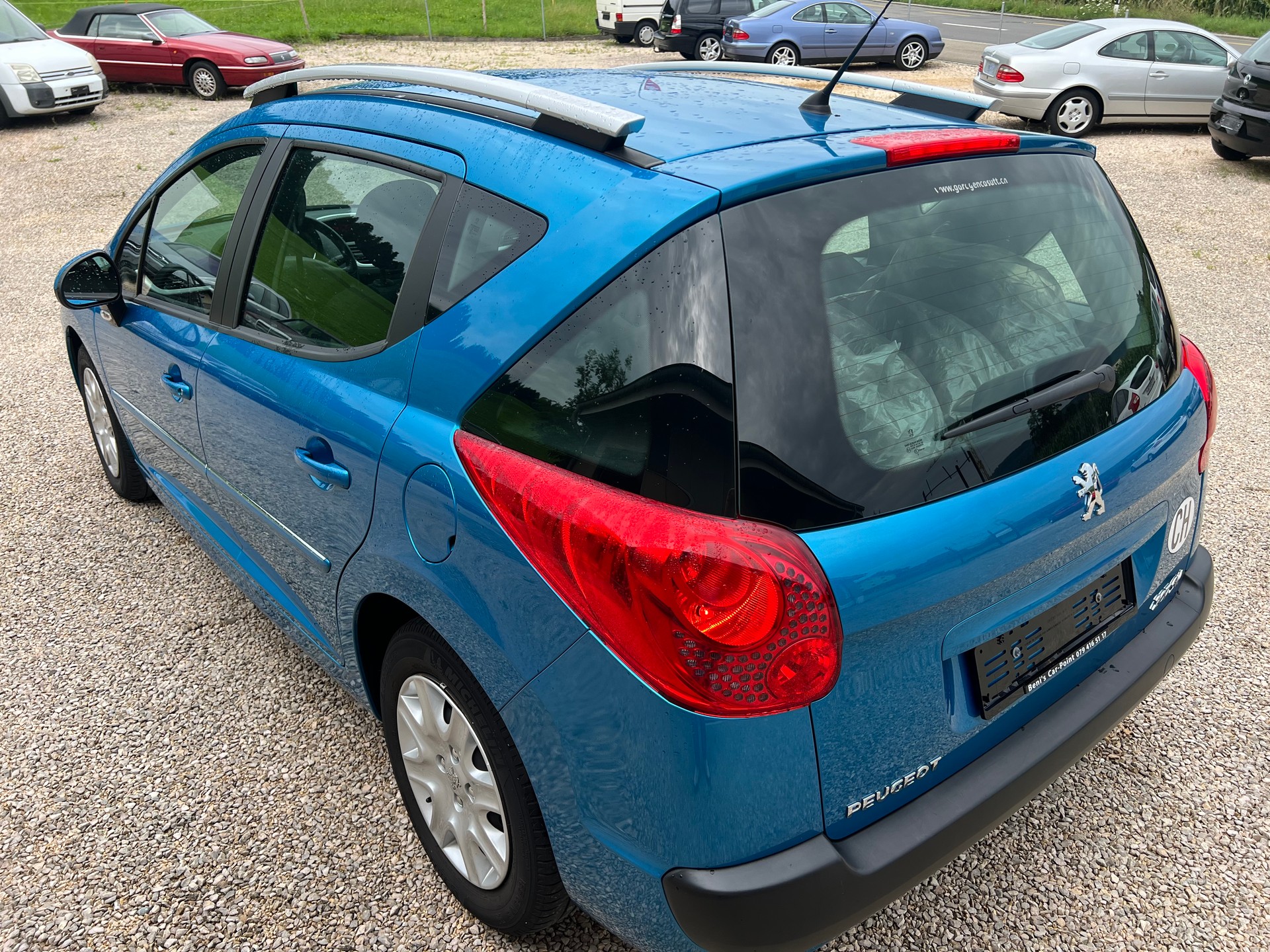 PEUGEOT 207 SW 1.4 16V Swiss Edition-image-3
