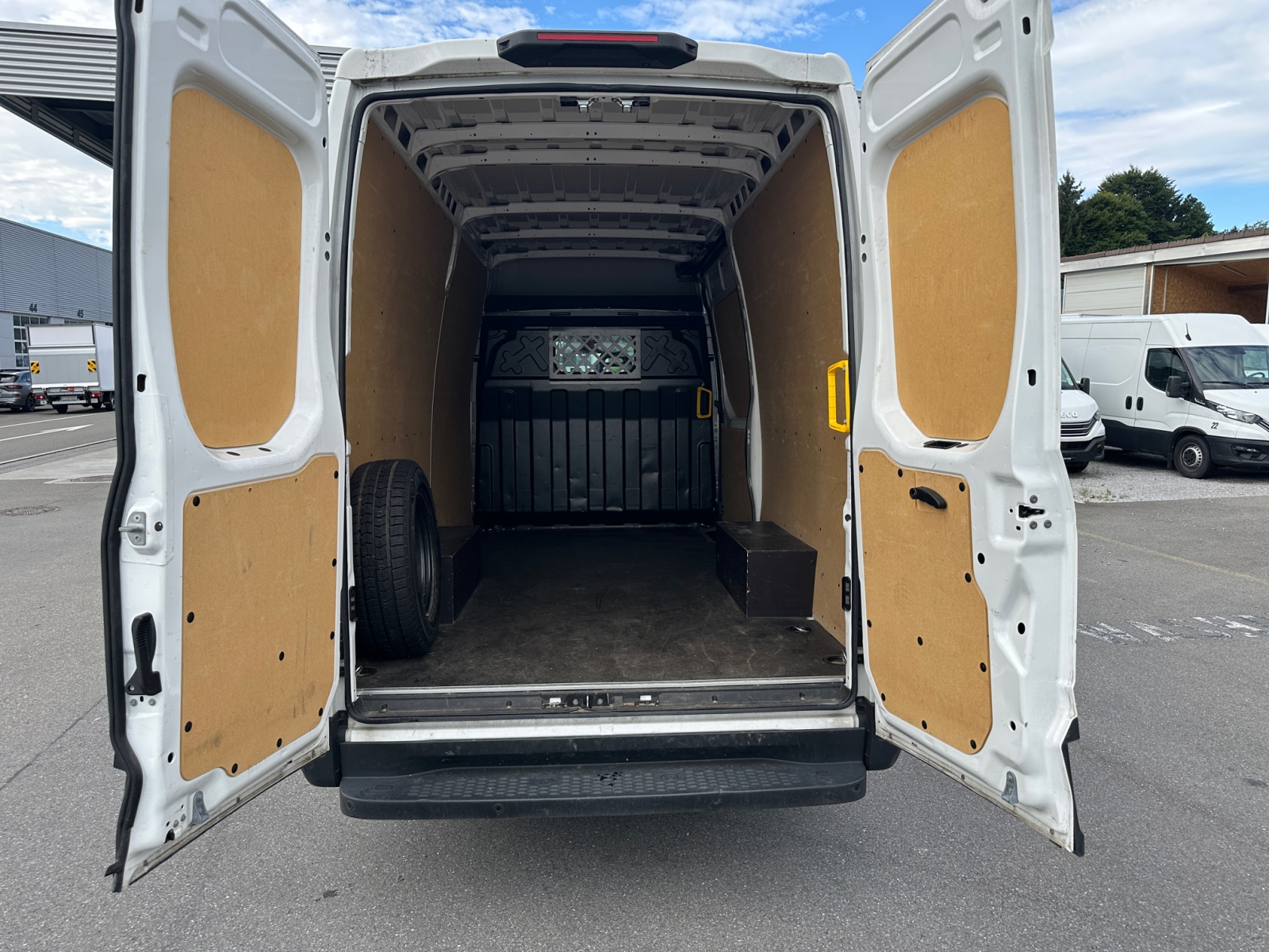 IVECO 35 S 16 A8 V-image-7