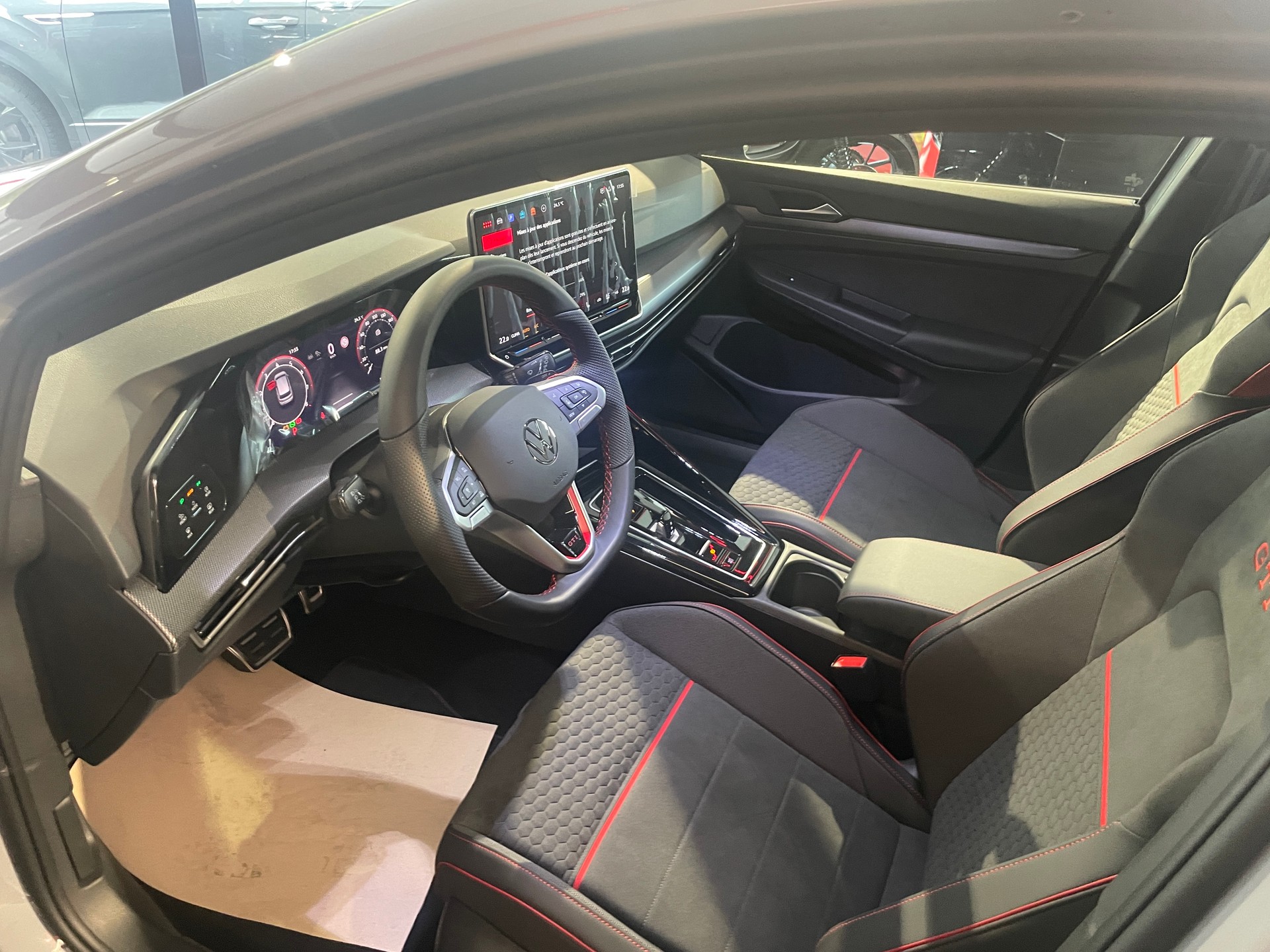 VW Golf 2.0 TSI GTI Clubsport DSG-image-5