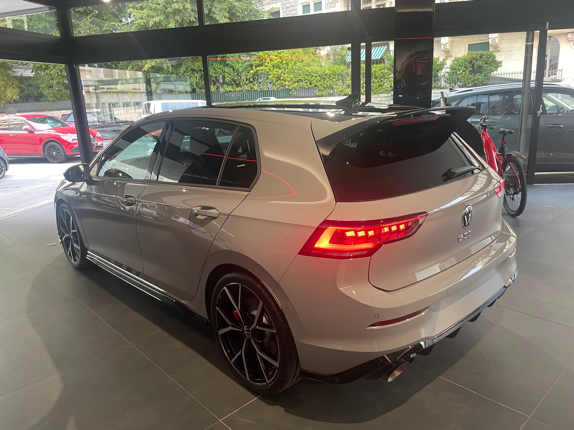 VW Golf 2.0 TSI GTI Clubsport DSG-image-2